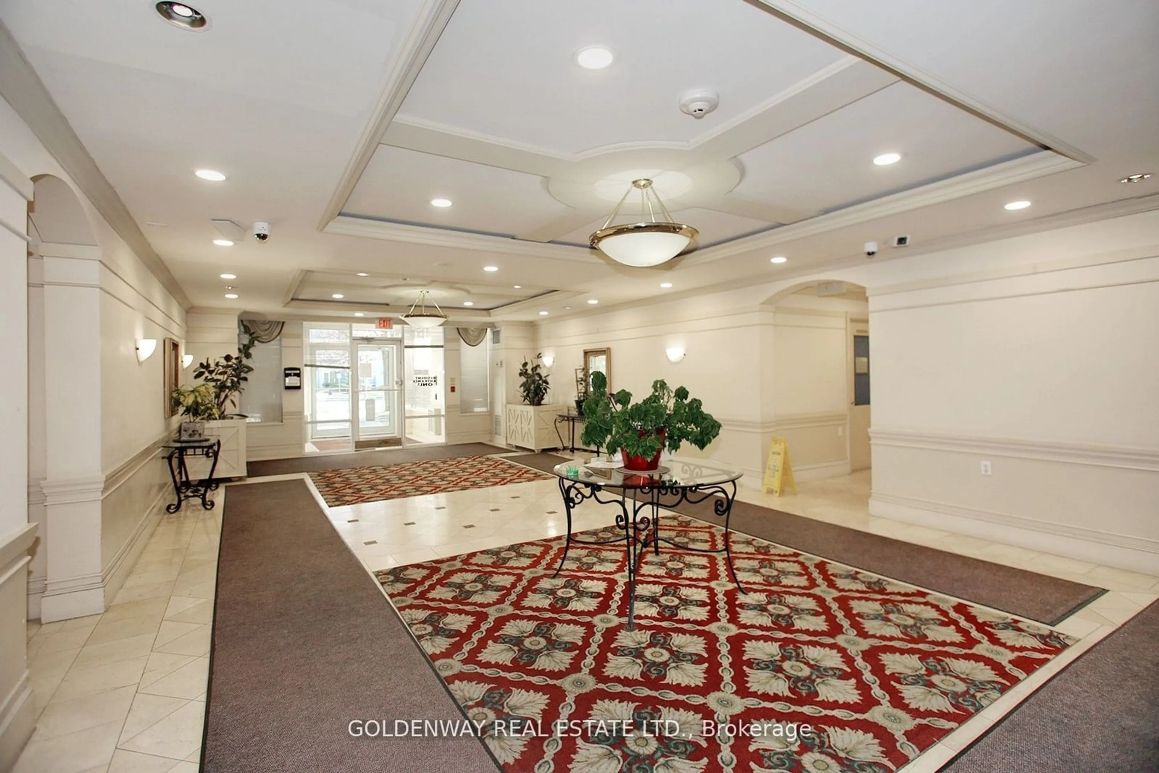 Indoor foyer for 2628 McCowan Rd #812, Toronto Ontario M1S 5J8