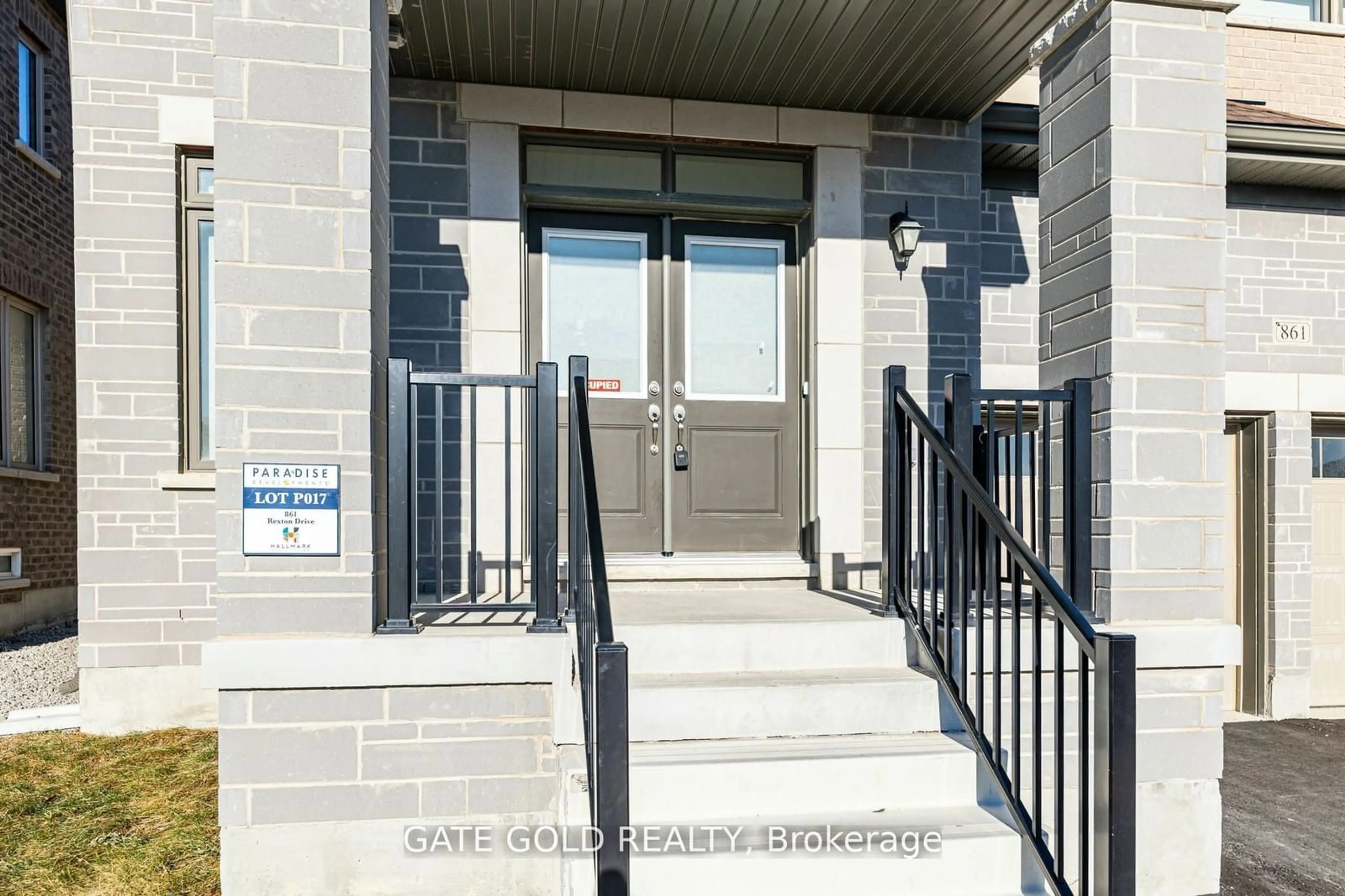 Indoor entryway for 861 Rexton Dr, Oshawa Ontario L1L 0V1