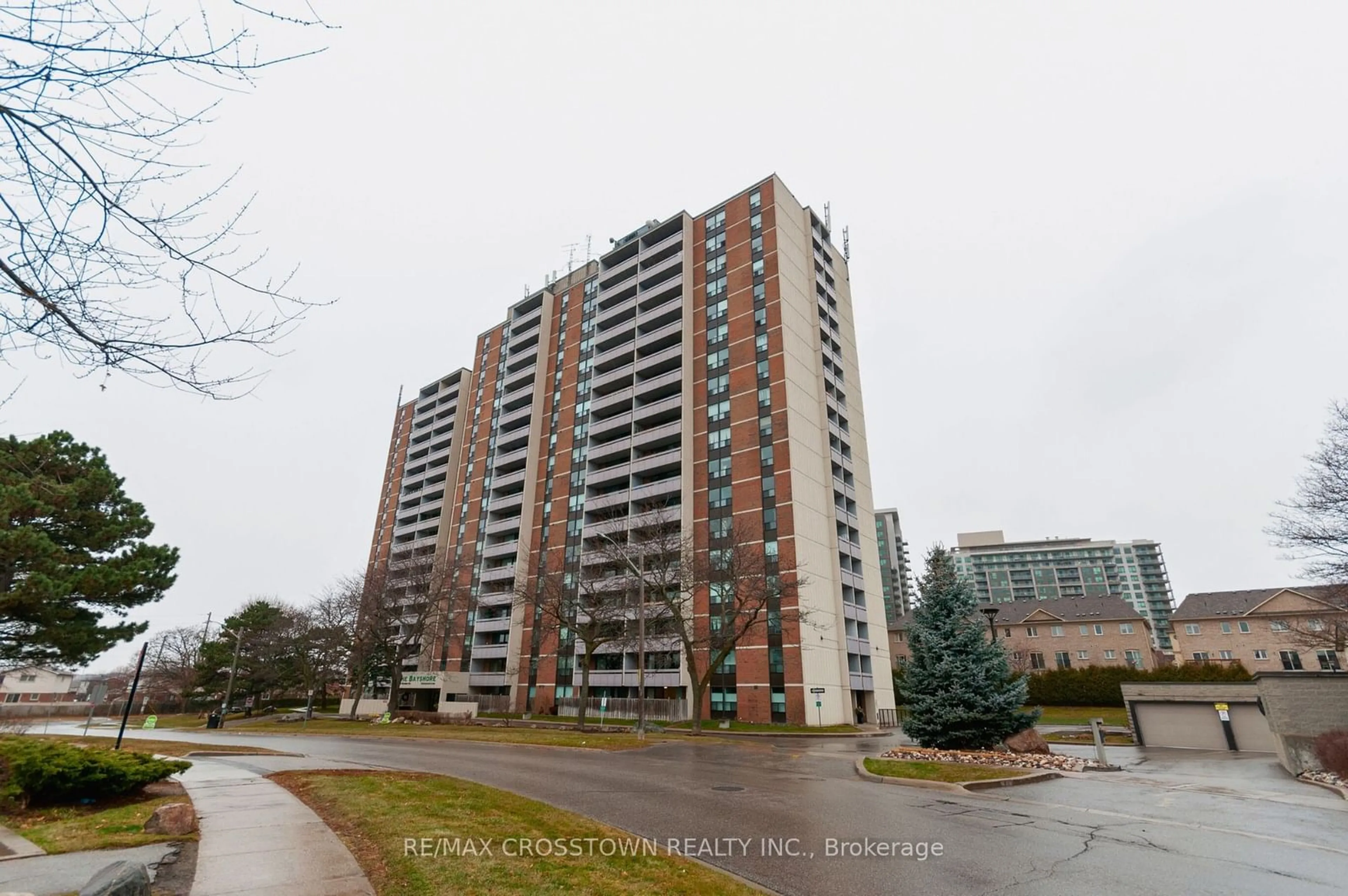 A pic from outside/outdoor area/front of a property/back of a property/a pic from drone, building for 1210 Radom St #1602, Pickering Ontario L1W 2Z3