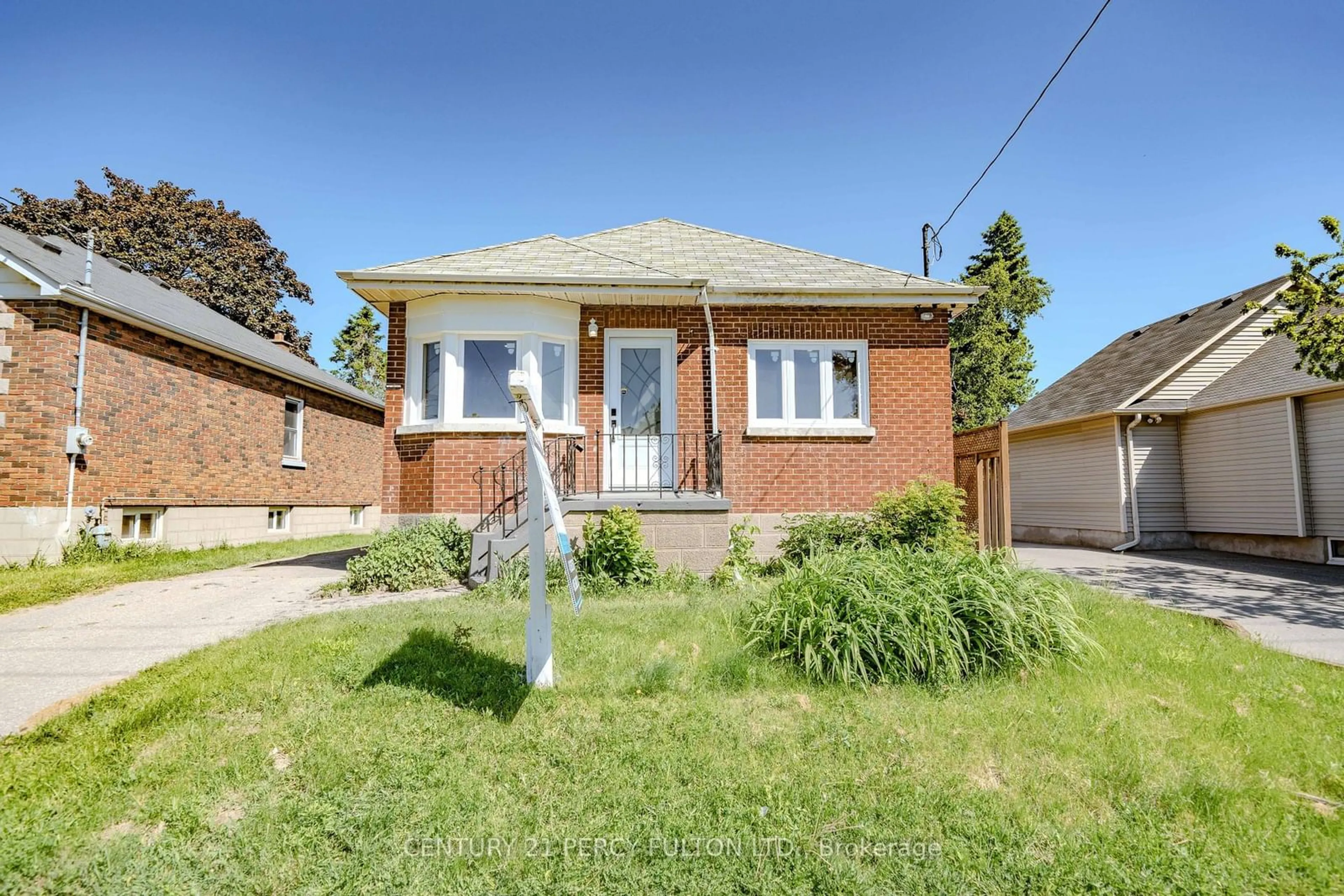 Home with brick exterior material, street for 250 Mcnaughton Ave, Oshawa Ontario L1H 3B6