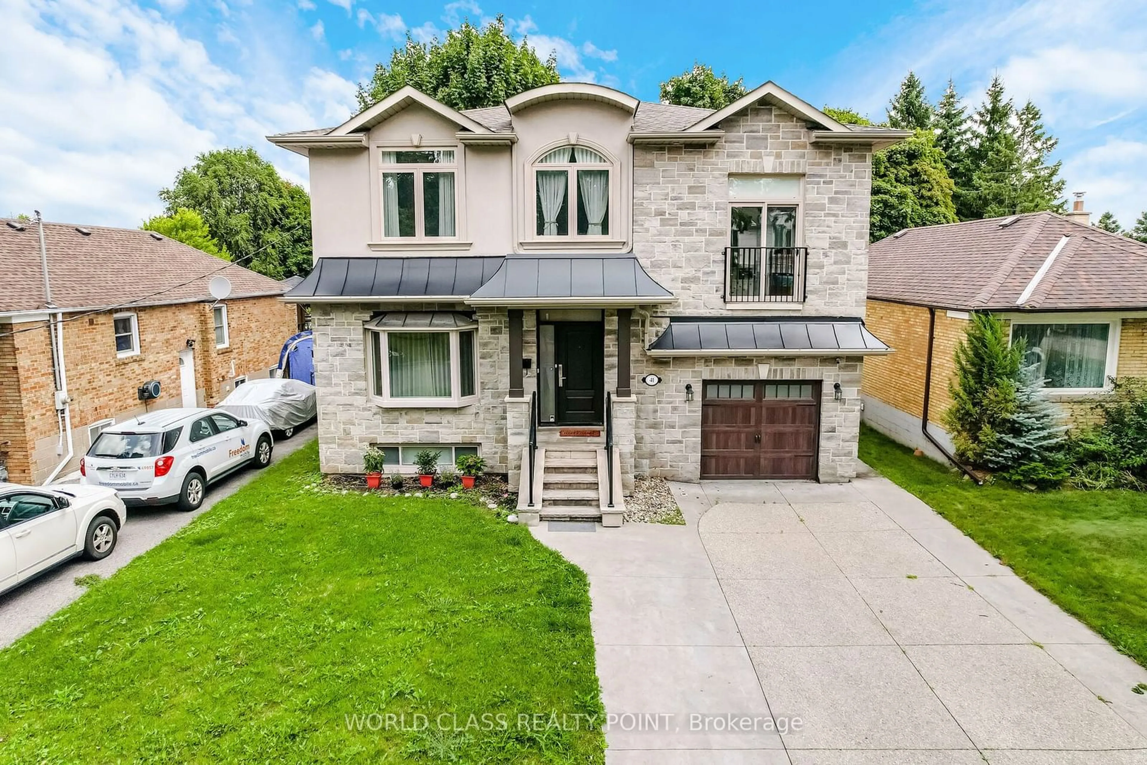 Home with brick exterior material, street for 41 Howarth Ave, Toronto Ontario M1R 1H3