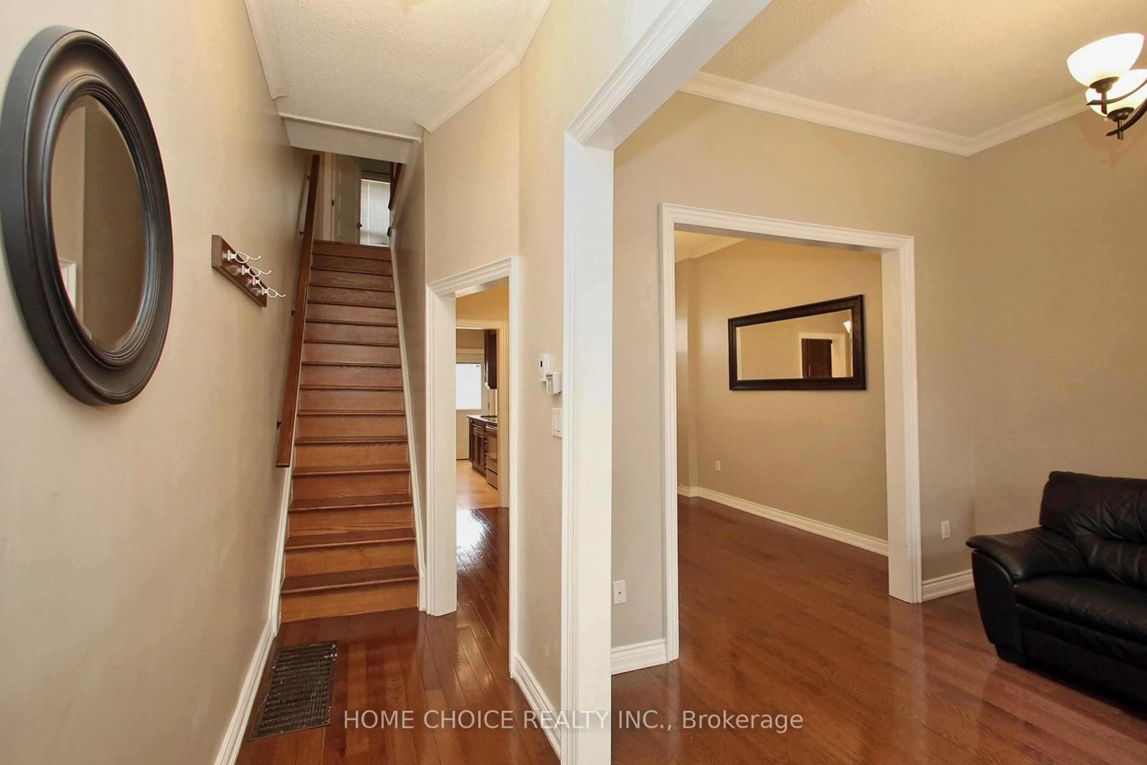 Indoor entryway for 106 Carlaw Ave, Toronto Ontario M4M 2R7