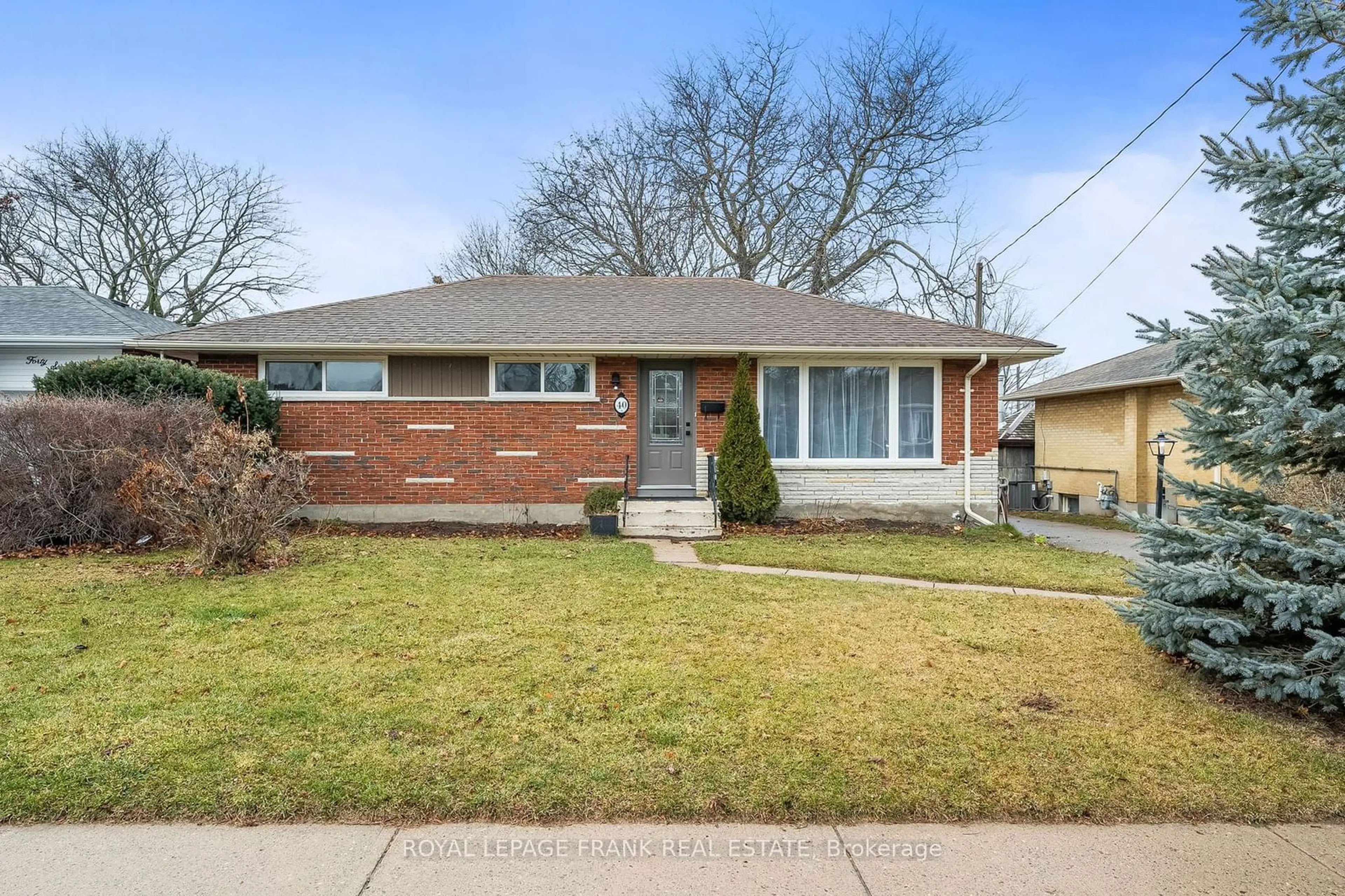 Home with brick exterior material, street for 40 Athabasca St, Oshawa Ontario L1H 7H6