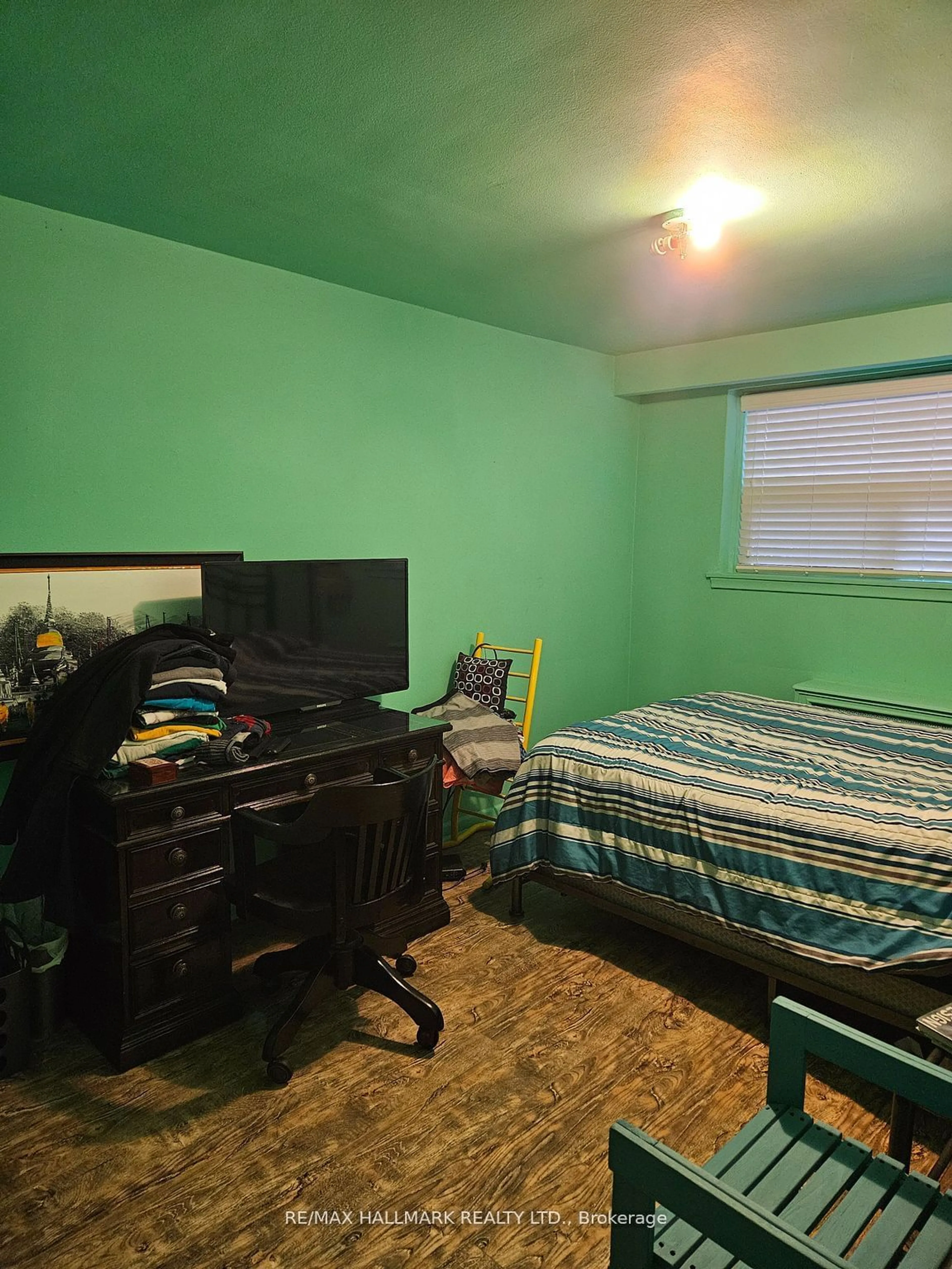 A pic of a room for 263 Oak Park Ave, Toronto Ontario M4C 4N4