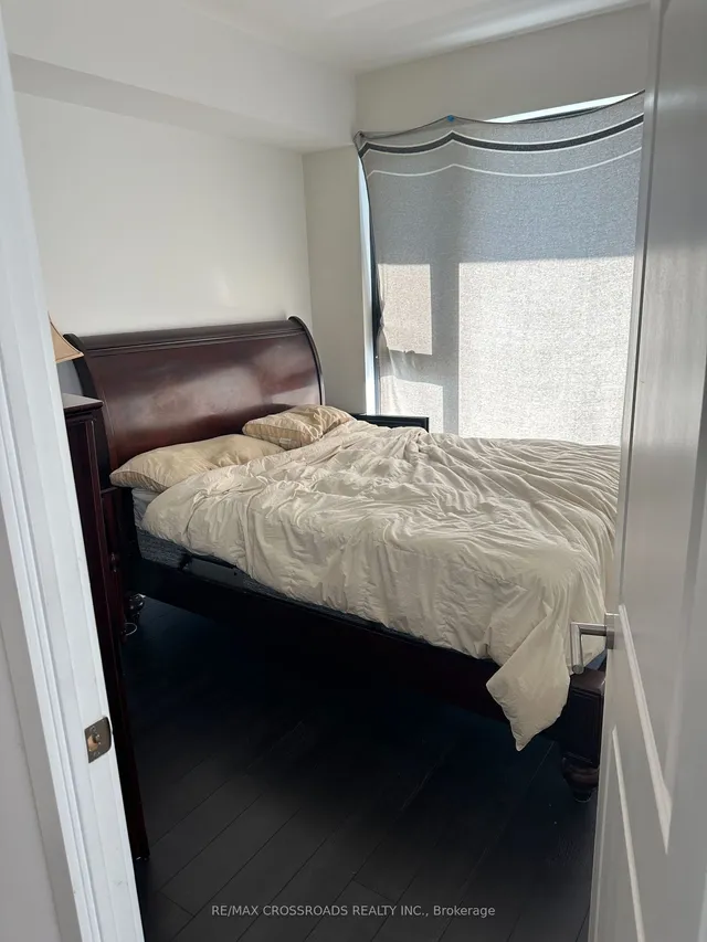 Additional property image - 2799 Kingston Rd Unit 305
