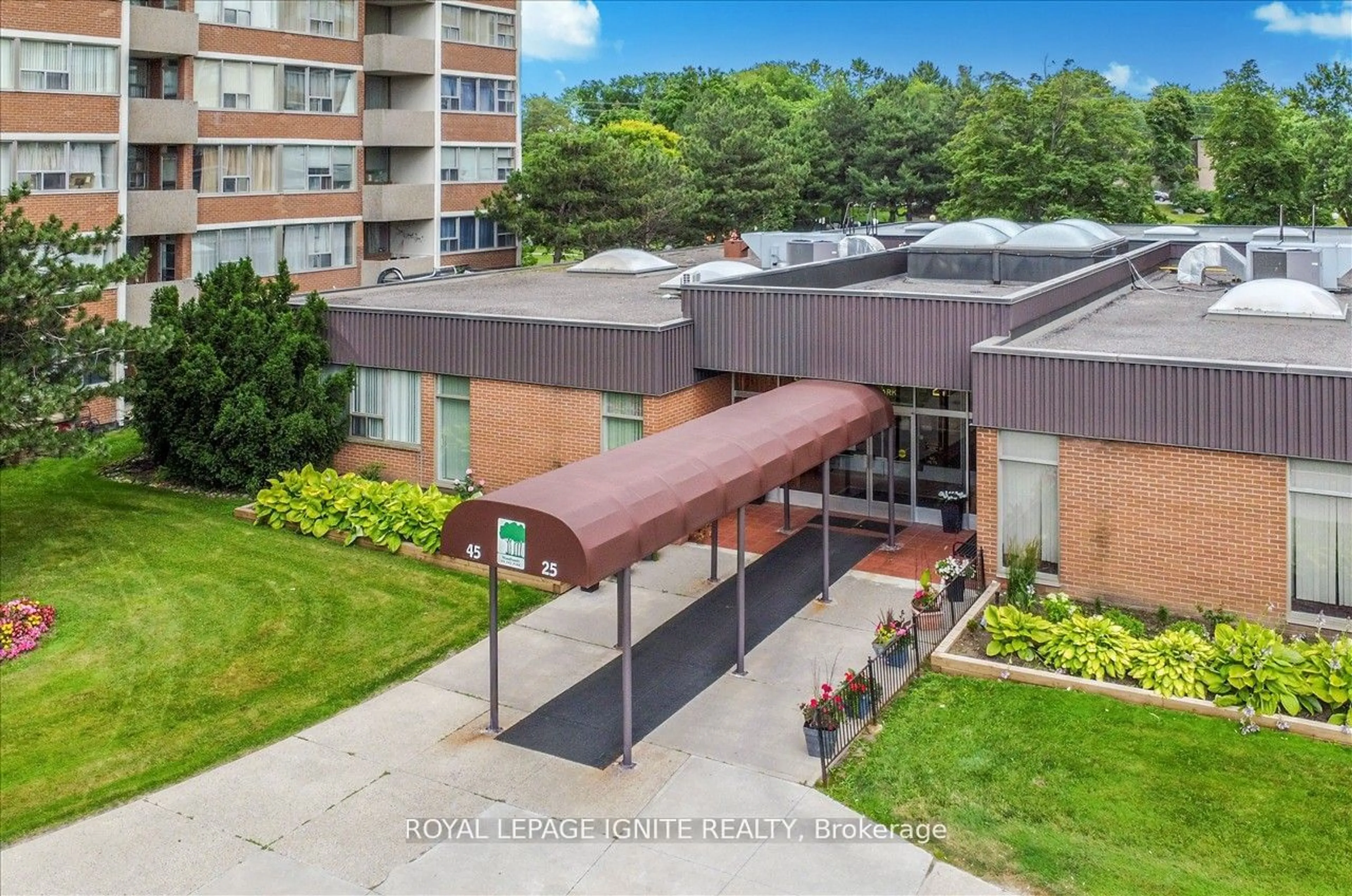 A pic from outside/outdoor area/front of a property/back of a property/a pic from drone, unknown for 25 Silver Springs Blvd #709, Toronto Ontario M1V 1M9