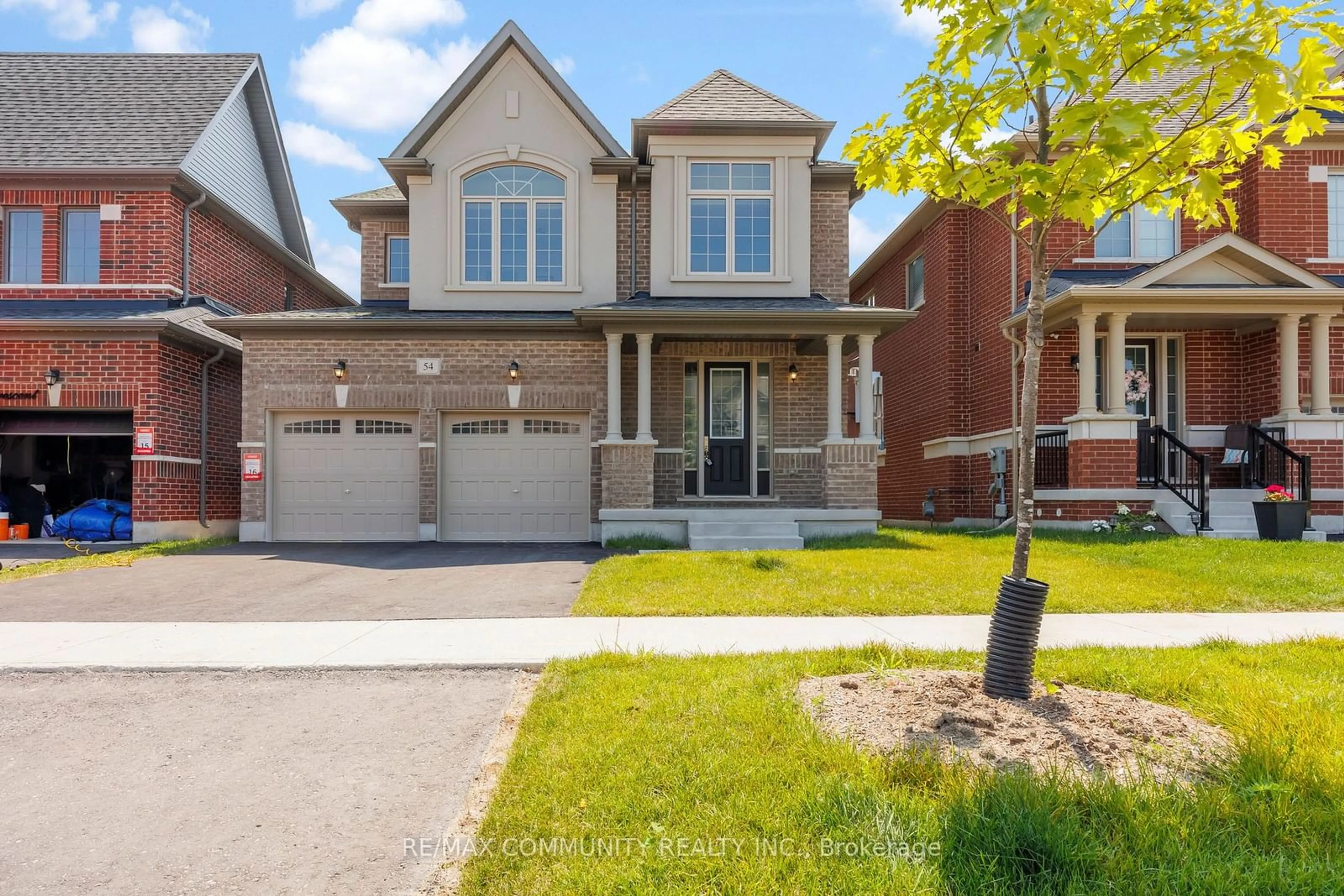 Home with brick exterior material, street for 54 Wamsley Cres, Clarington Ontario L1B 1G9