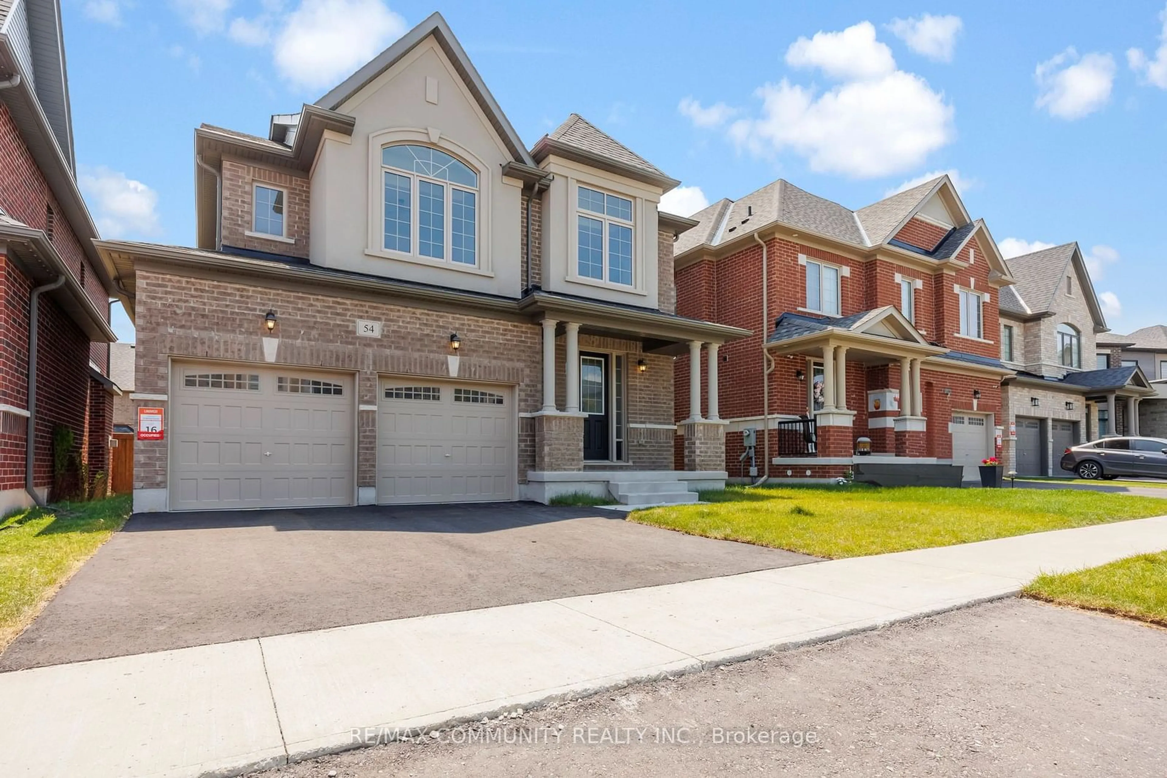 Home with brick exterior material, street for 54 Wamsley Cres, Clarington Ontario L1B 1G9