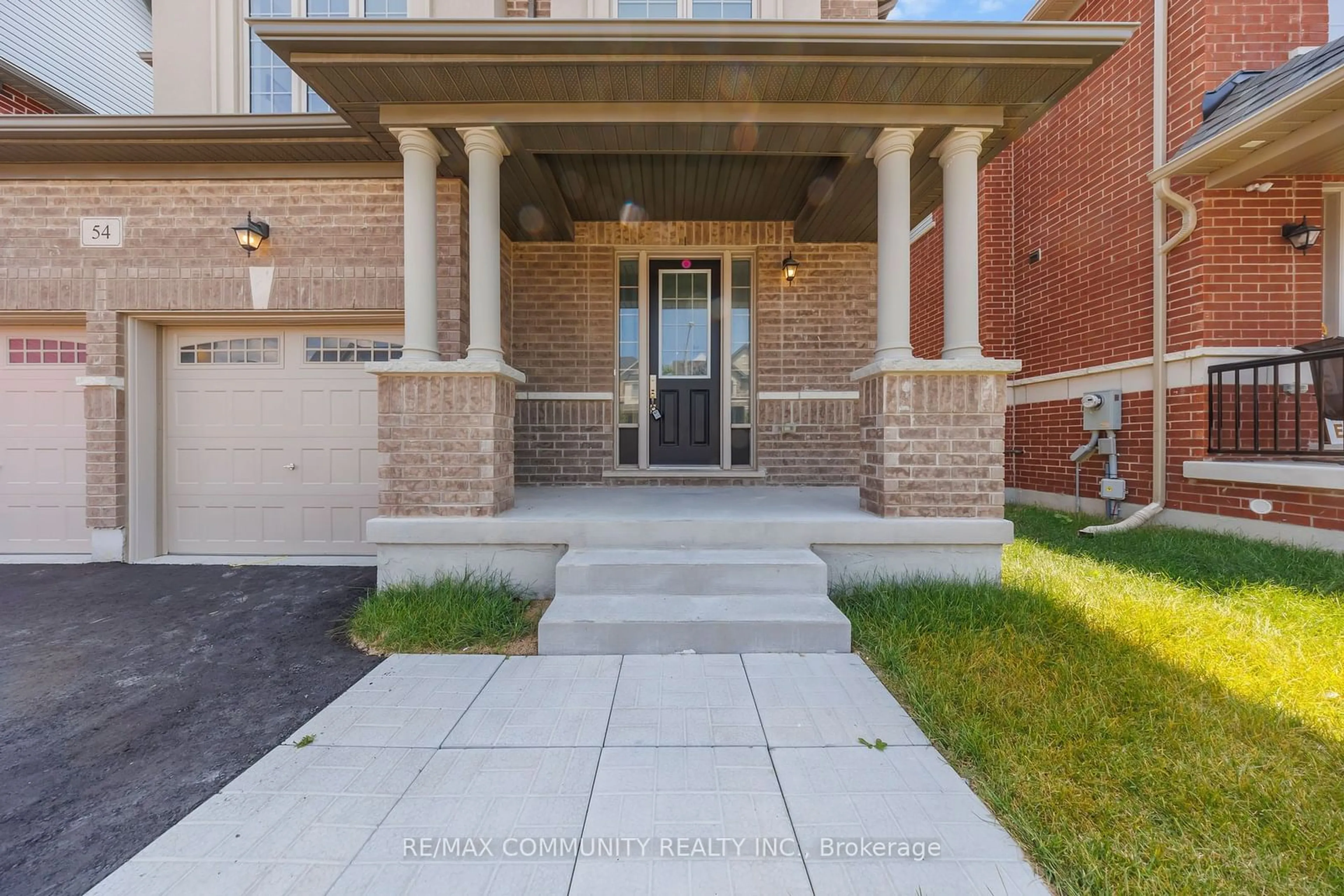 Home with brick exterior material, street for 54 Wamsley Cres, Clarington Ontario L1B 1G9