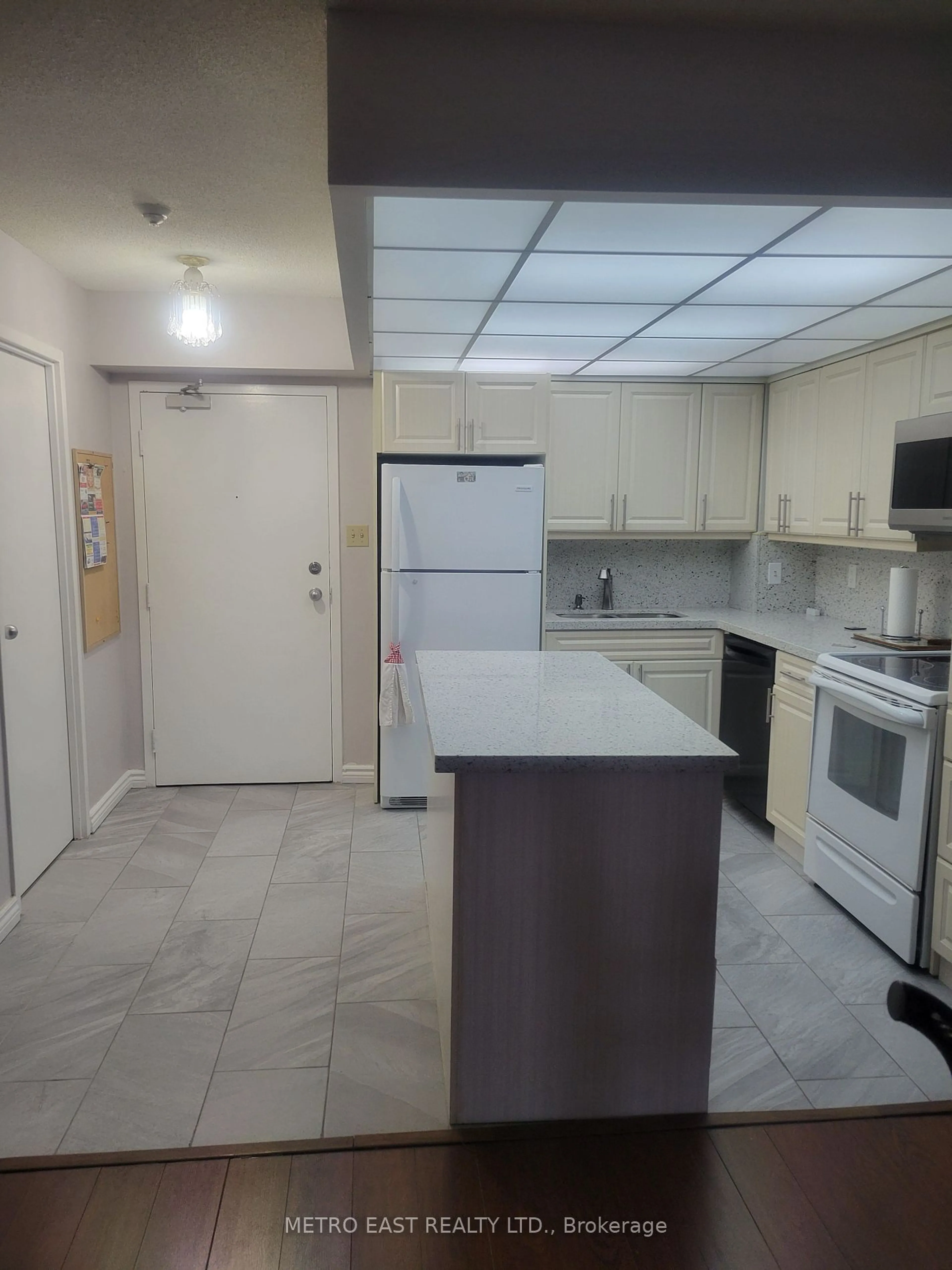 Standard kitchen, unknown for 8 Silverbell Grve #603, Toronto Ontario M1B 4Z3