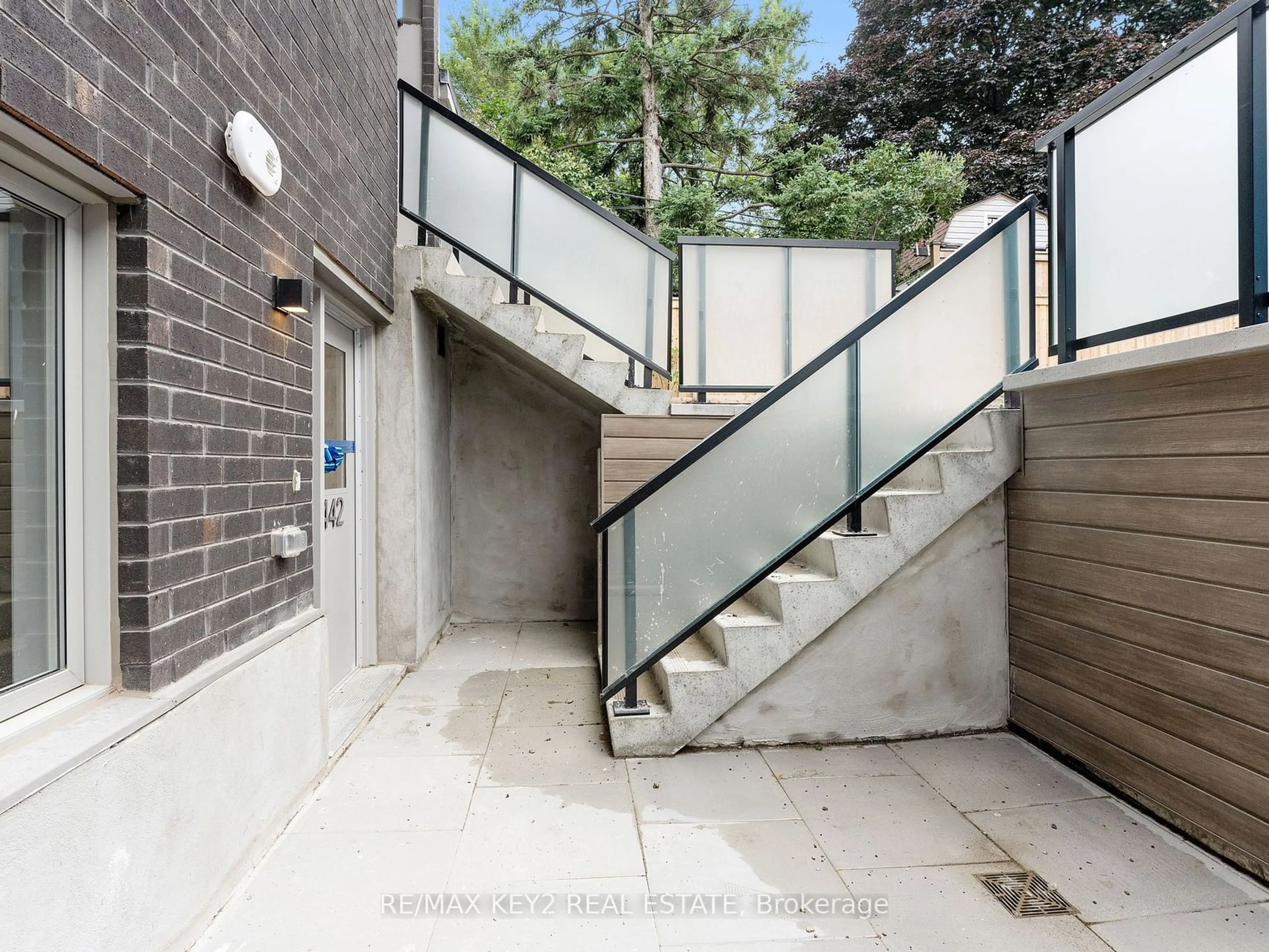 Stairs for 2789 Eglinton Ave #442, Toronto Ontario M1J 0B3