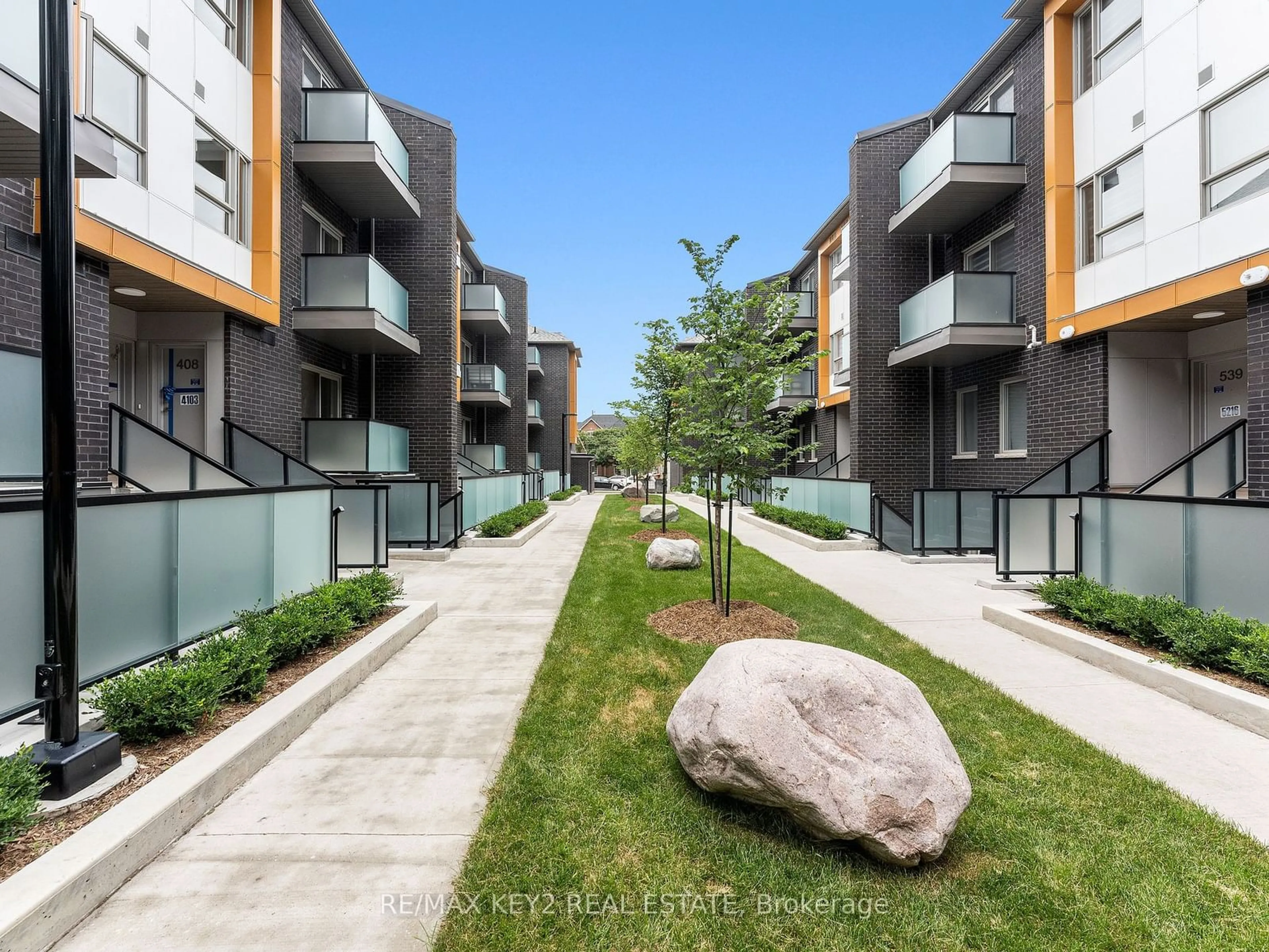 Patio, street for 2789 Eglinton Ave #442, Toronto Ontario M1J 0B3