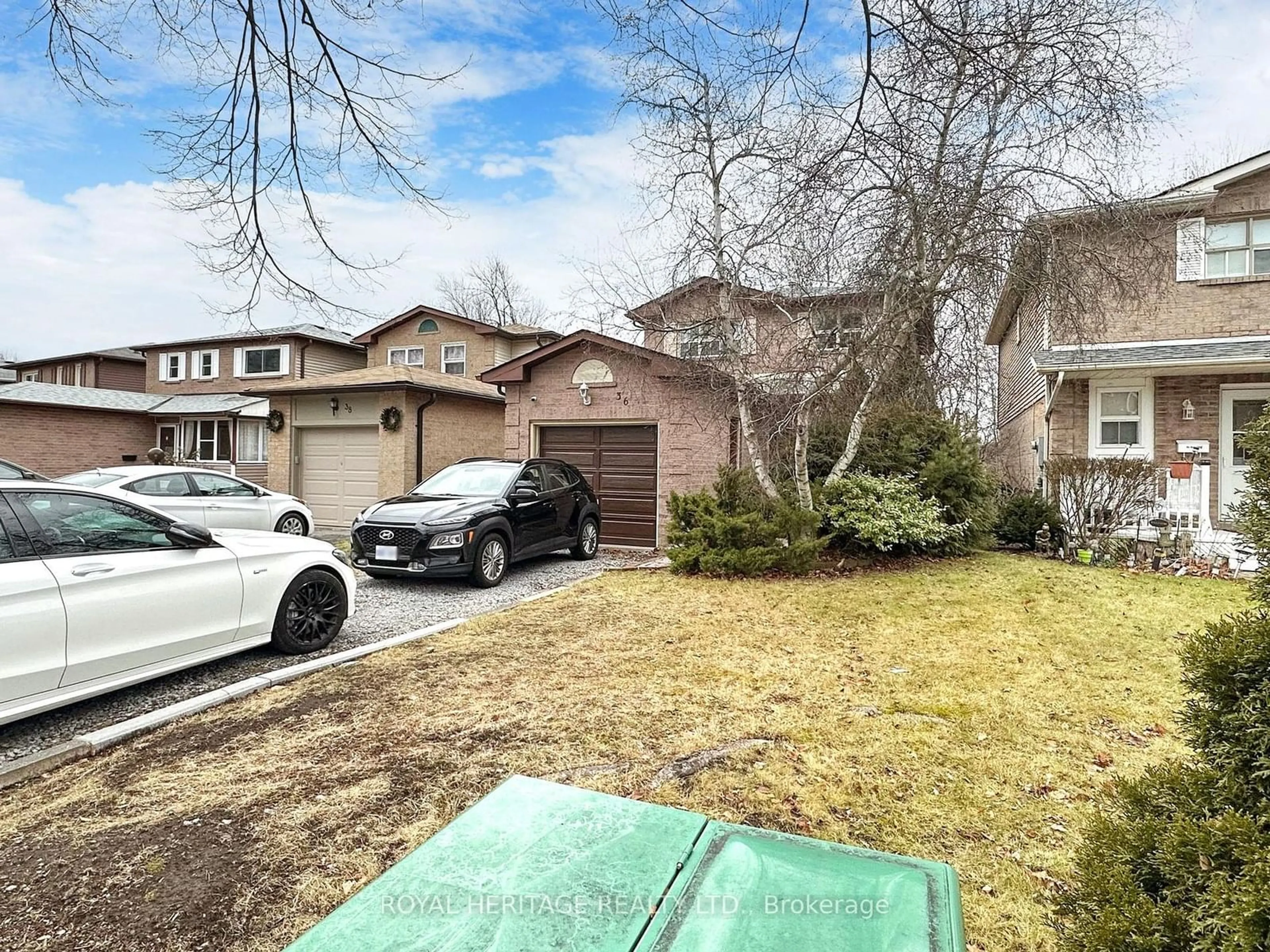 A pic from outside/outdoor area/front of a property/back of a property/a pic from drone, street for 36 Frazer Rd, Ajax Ontario L1S 4B2