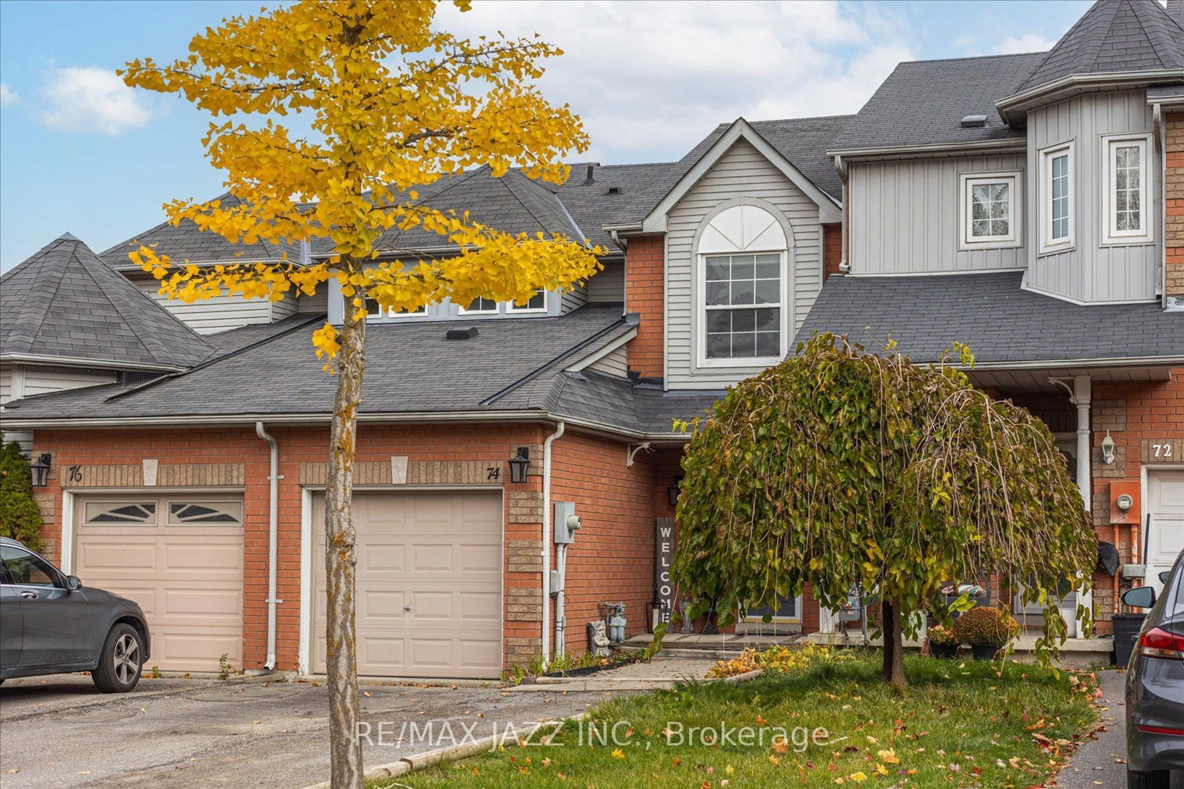 Home with brick exterior material, street for 74 Trewin Lane, Clarington Ontario L1C 4X2