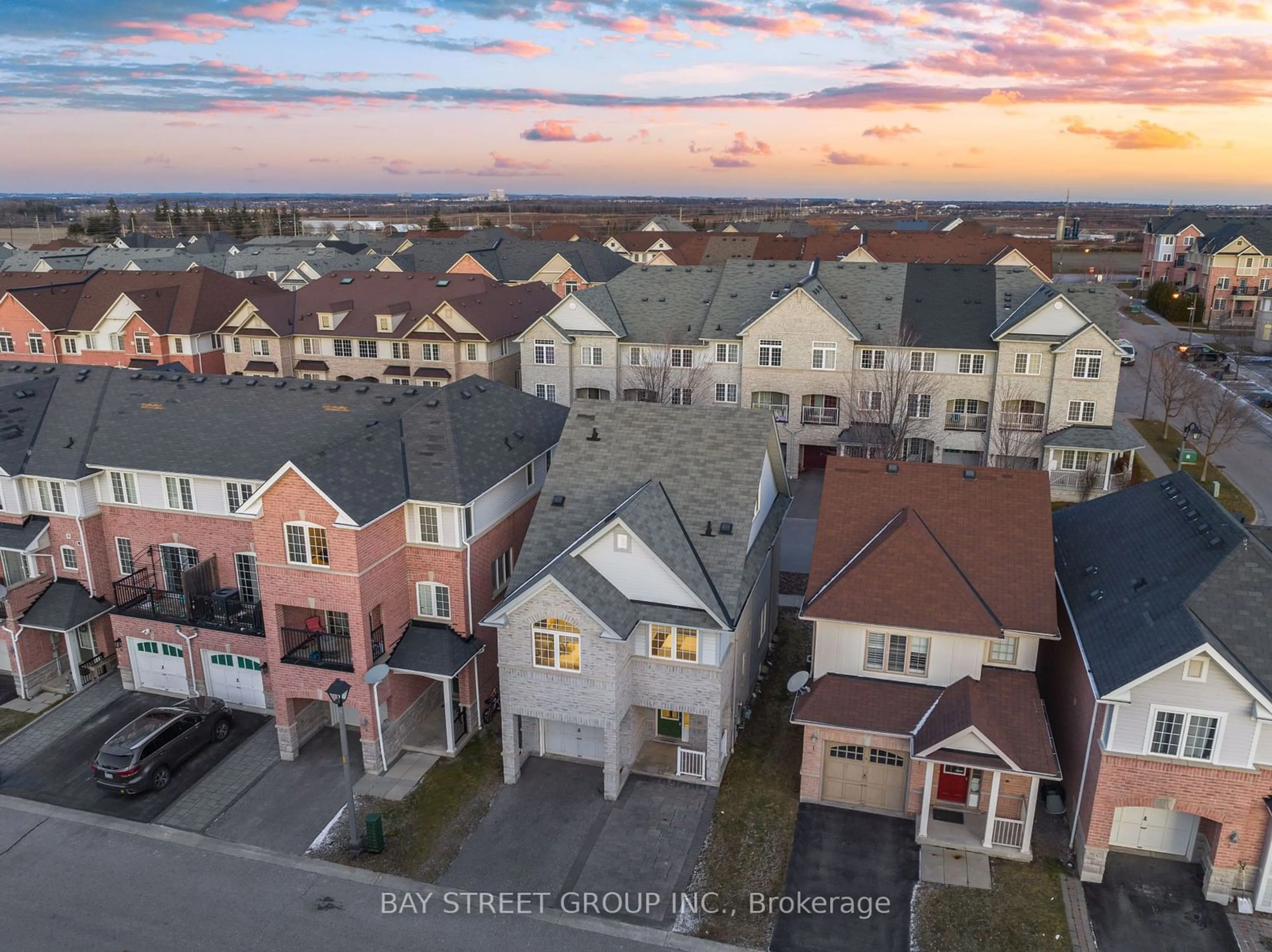 A pic from outside/outdoor area/front of a property/back of a property/a pic from drone, street for 6 Blunden Rd, Ajax Ontario L1Z 0K9