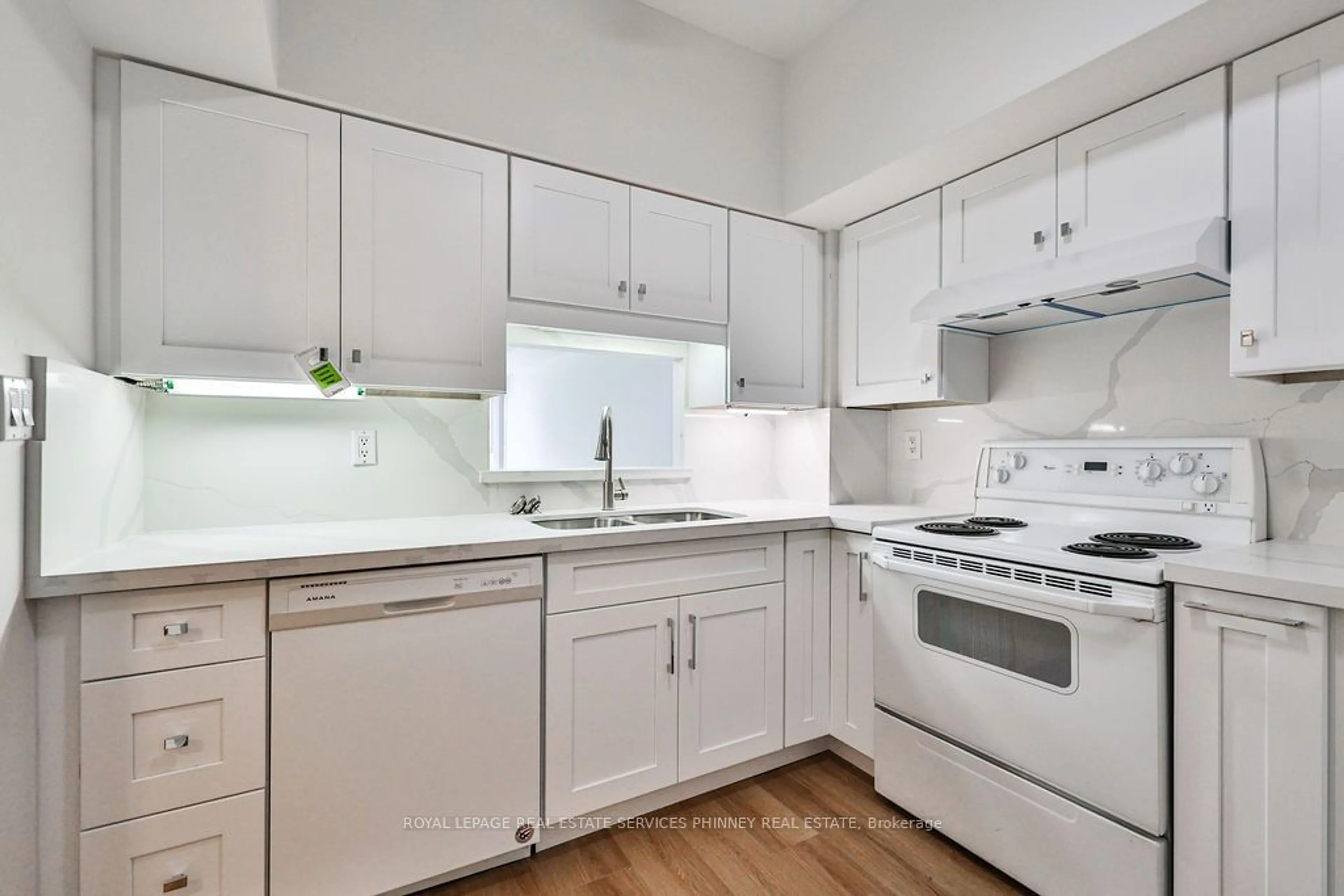 Standard kitchen, unknown for 115 Bonis Ave #609, Toronto Ontario M1T 3S4