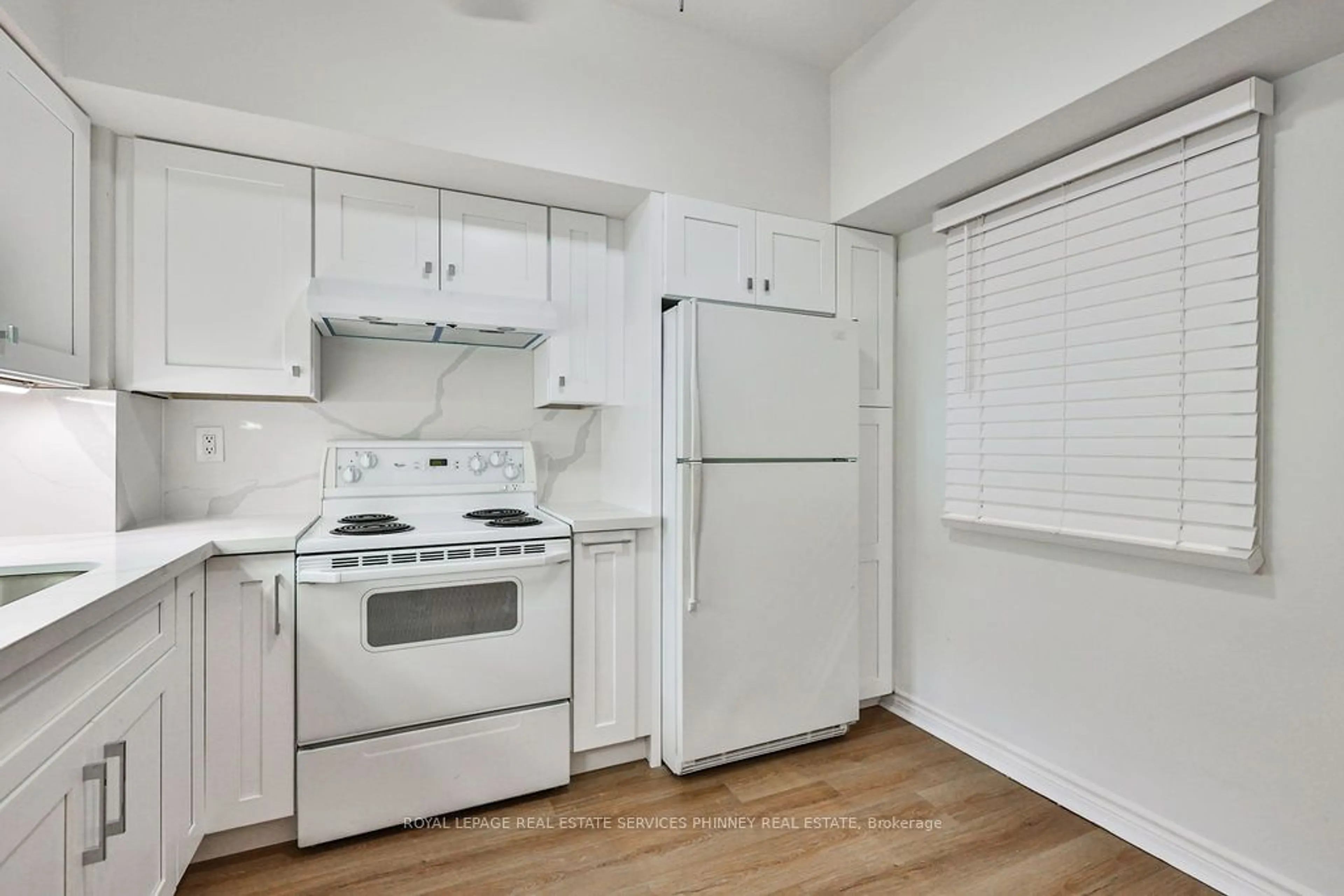 Standard kitchen, unknown for 115 Bonis Ave #609, Toronto Ontario M1T 3S4