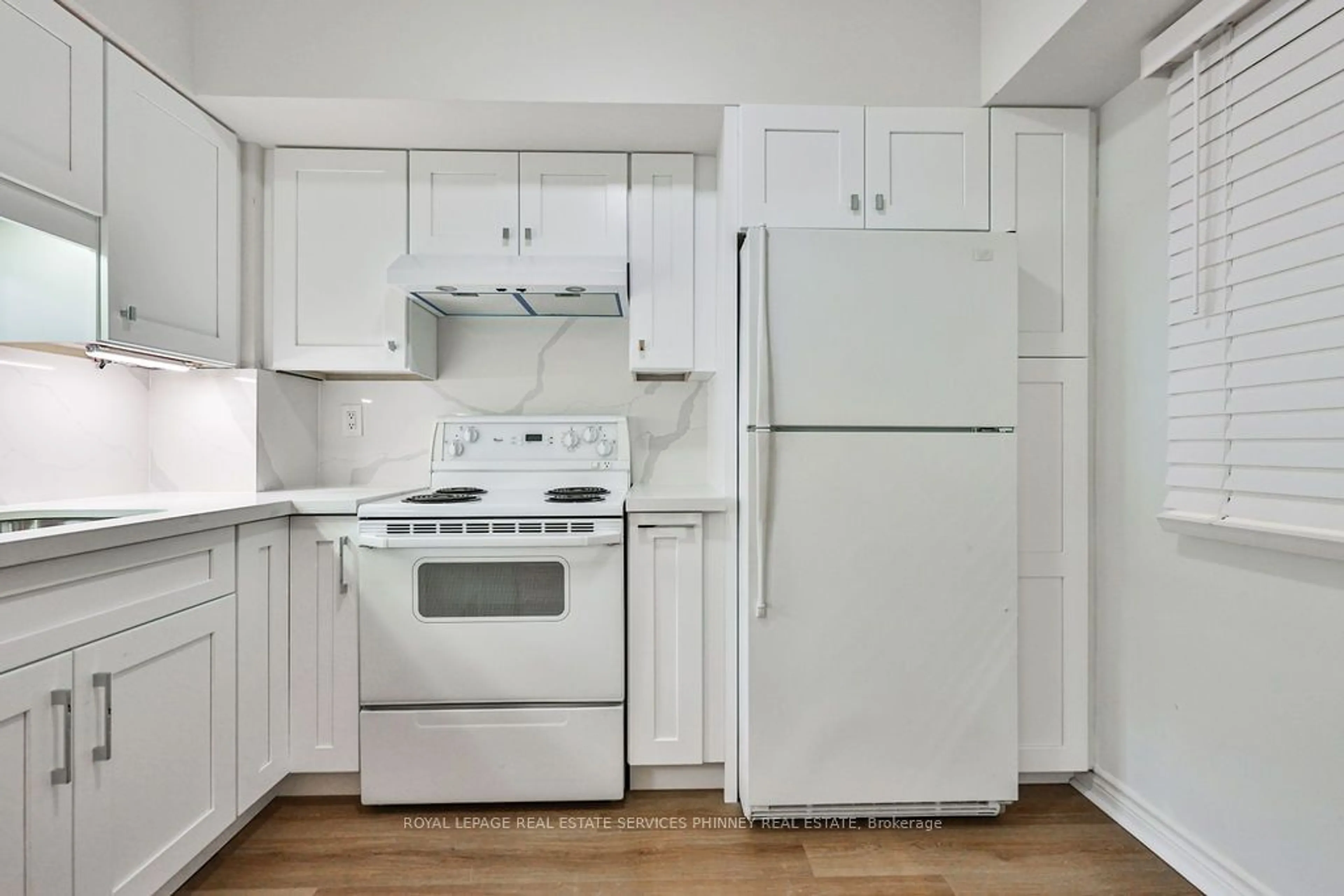 Standard kitchen, unknown for 115 Bonis Ave #609, Toronto Ontario M1T 3S4