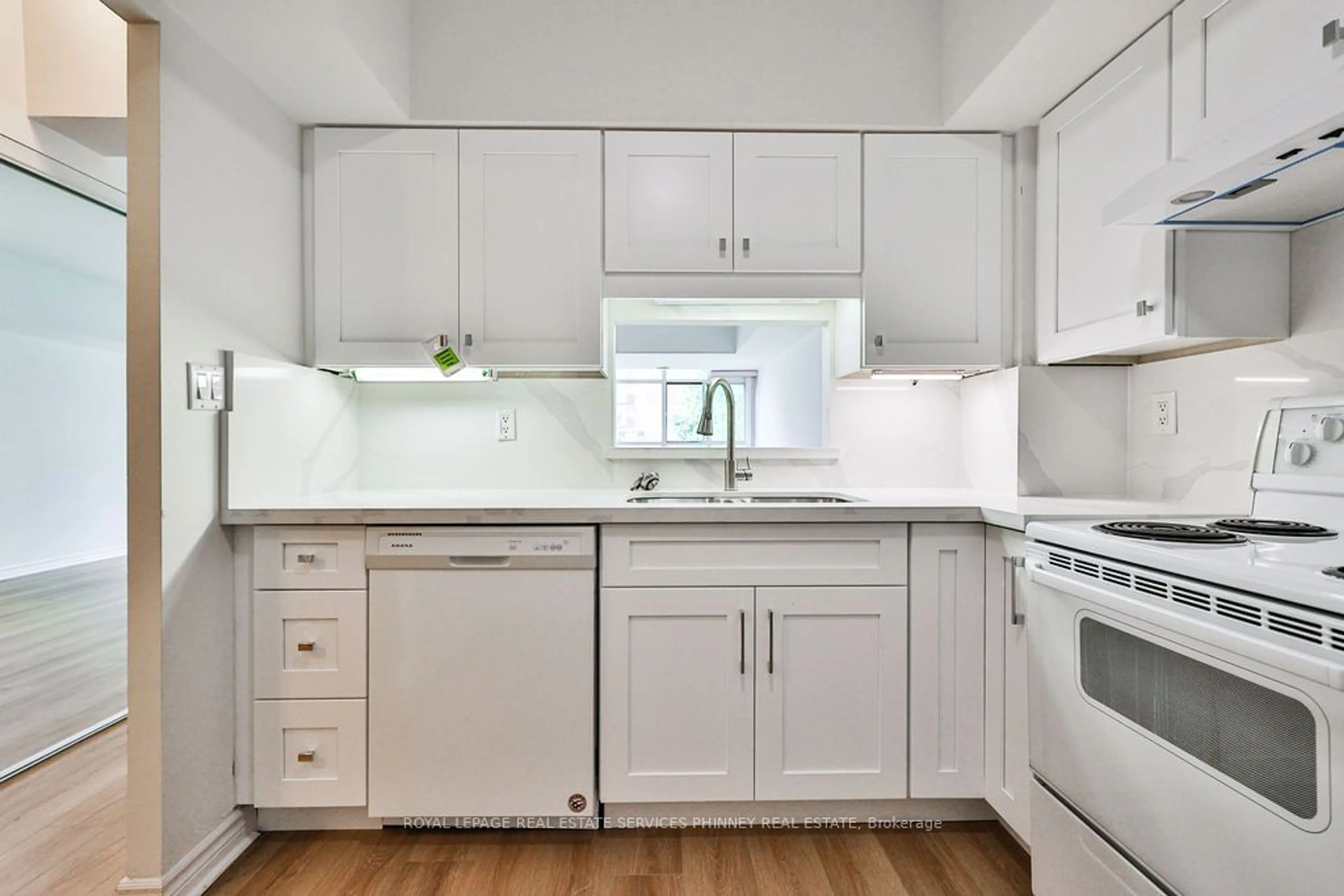 Standard kitchen, unknown for 115 Bonis Ave #609, Toronto Ontario M1T 3S4