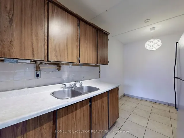 Additional property image - 2 Glamorgan Ave Unit 202