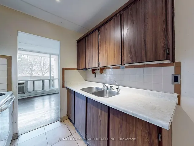 Additional property image - 2 Glamorgan Ave Unit 202