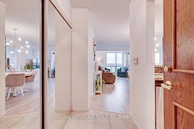 Additional property image - 1 Lee Centre Dr Unit 1709