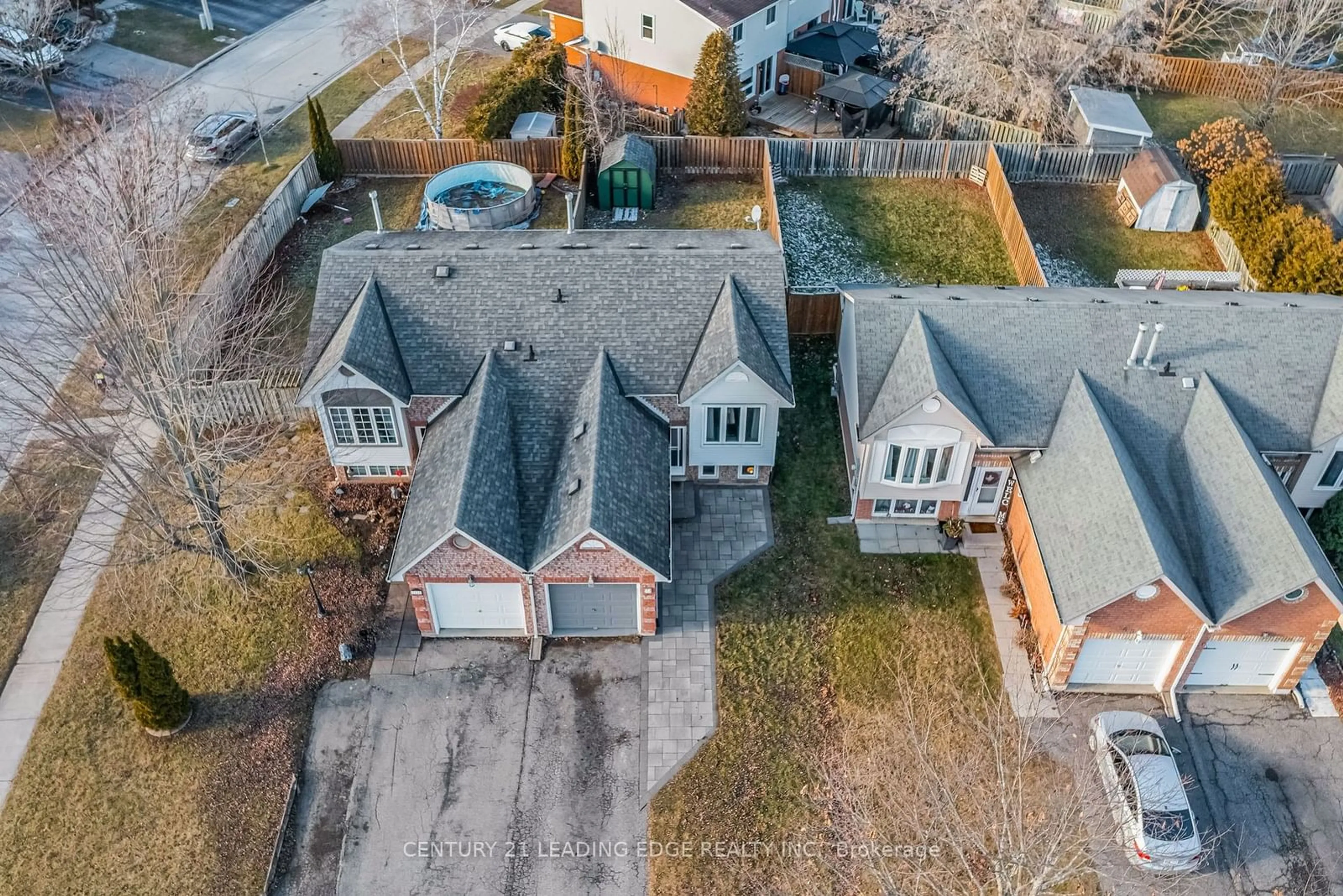 A pic from outside/outdoor area/front of a property/back of a property/a pic from drone, street for 46 Fenwick Ave, Clarington Ontario L1C 4S2