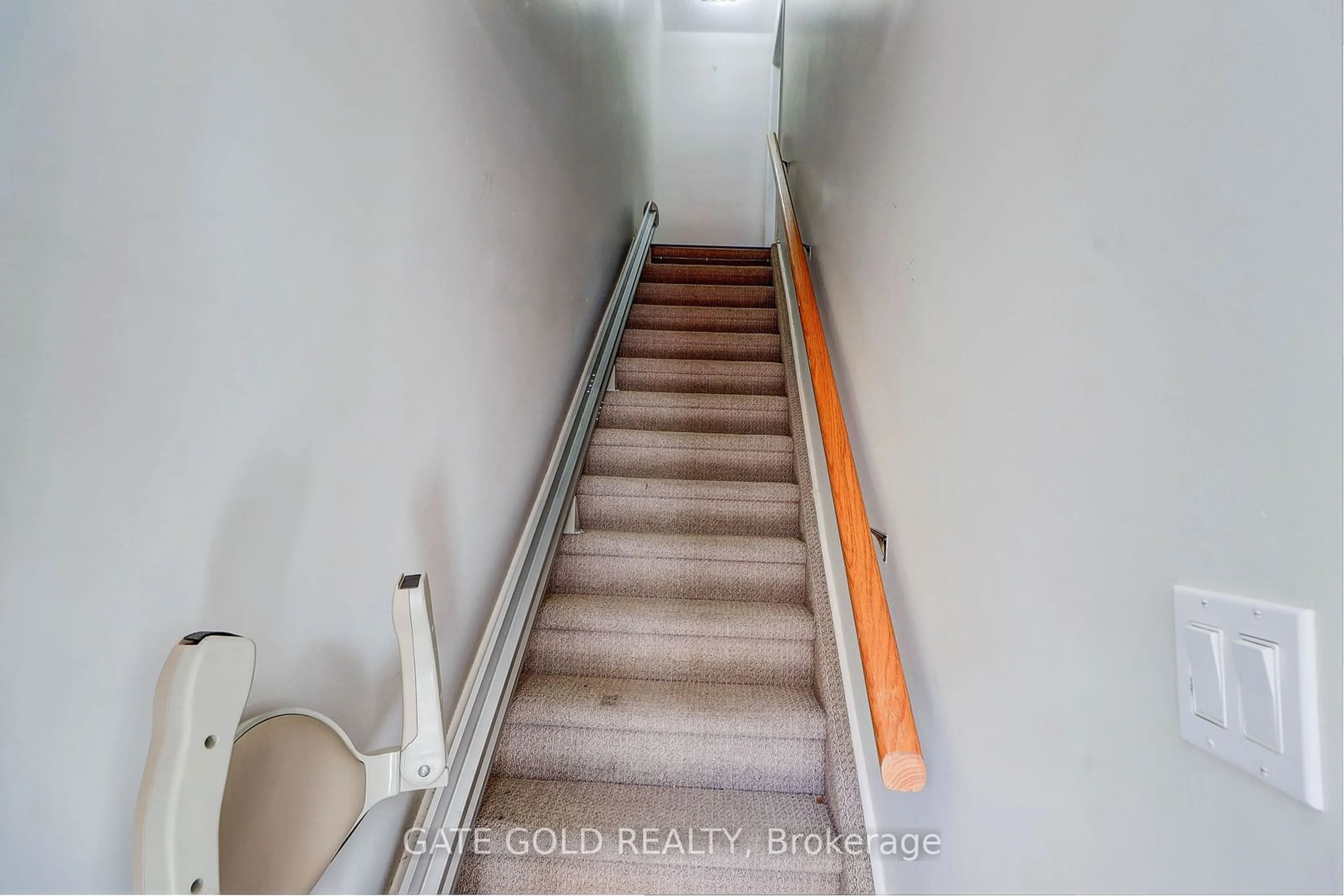 Stairs for 1661 Nash Rd #H3, Clarington Ontario L1E 1S8