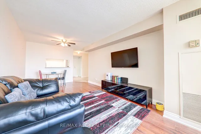 Additional property image - 2550 Lawrence Ave Unit 1415
