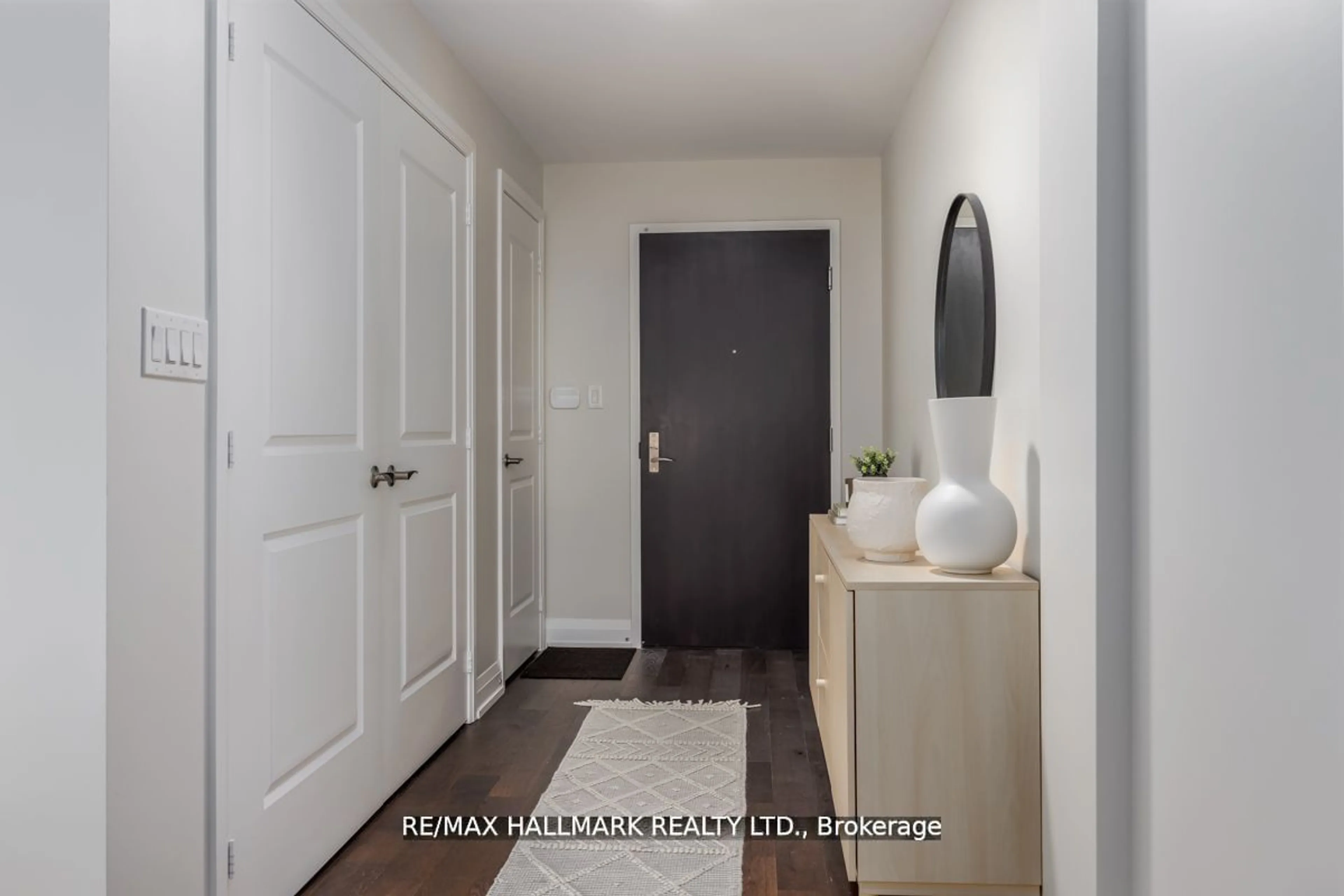 Indoor entryway for 200 Woodbine Ave #304, Toronto Ontario M4L 3P2