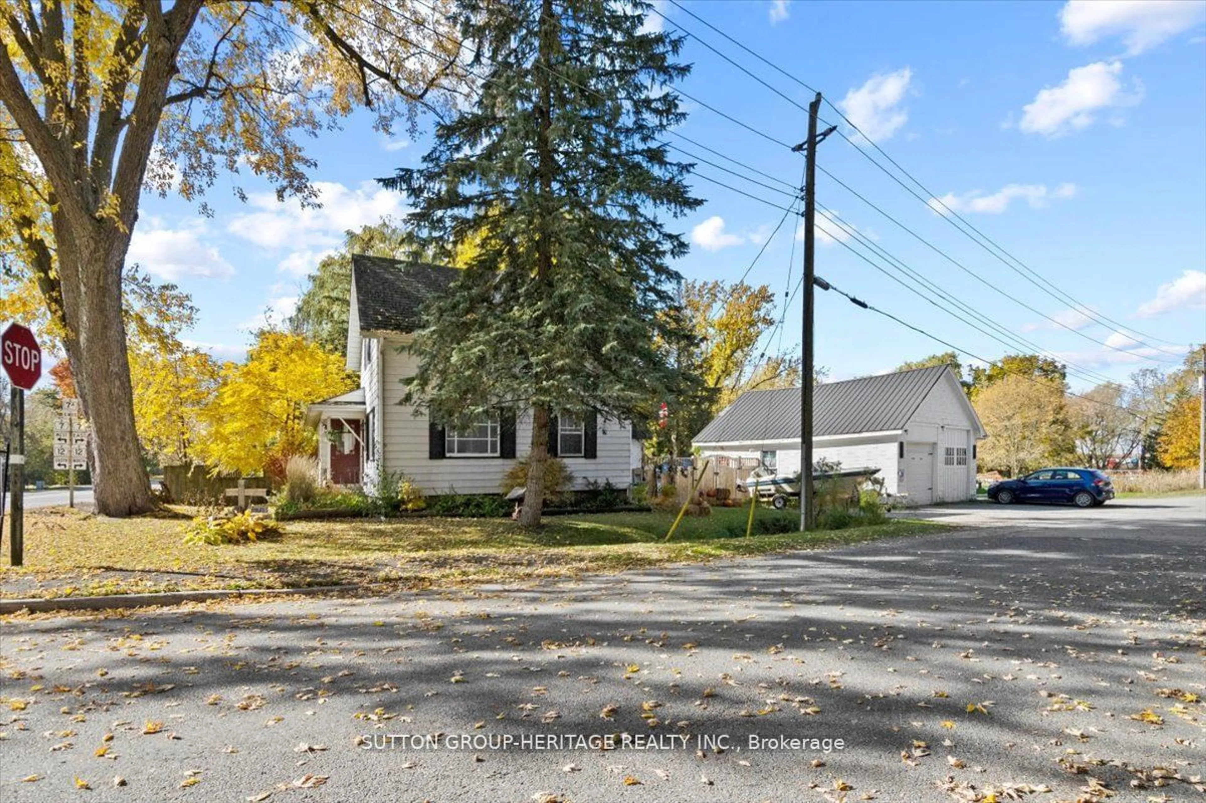 A pic from outside/outdoor area/front of a property/back of a property/a pic from drone, street for 4 Brook St, Scugog Ontario L9L 1B5