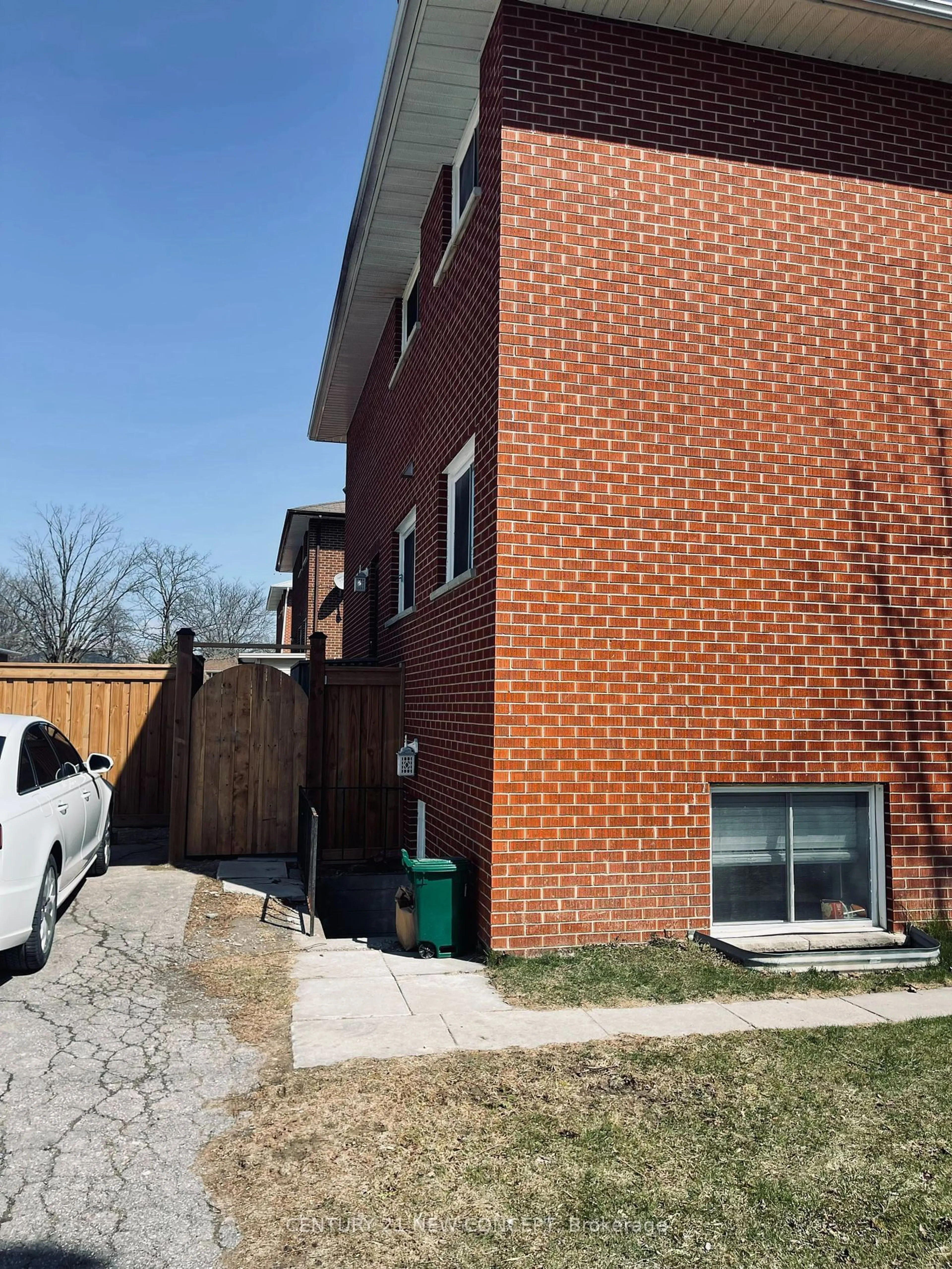 Home with brick exterior material, street for 580 Digby Ave, Oshawa Ontario L1G 1W6