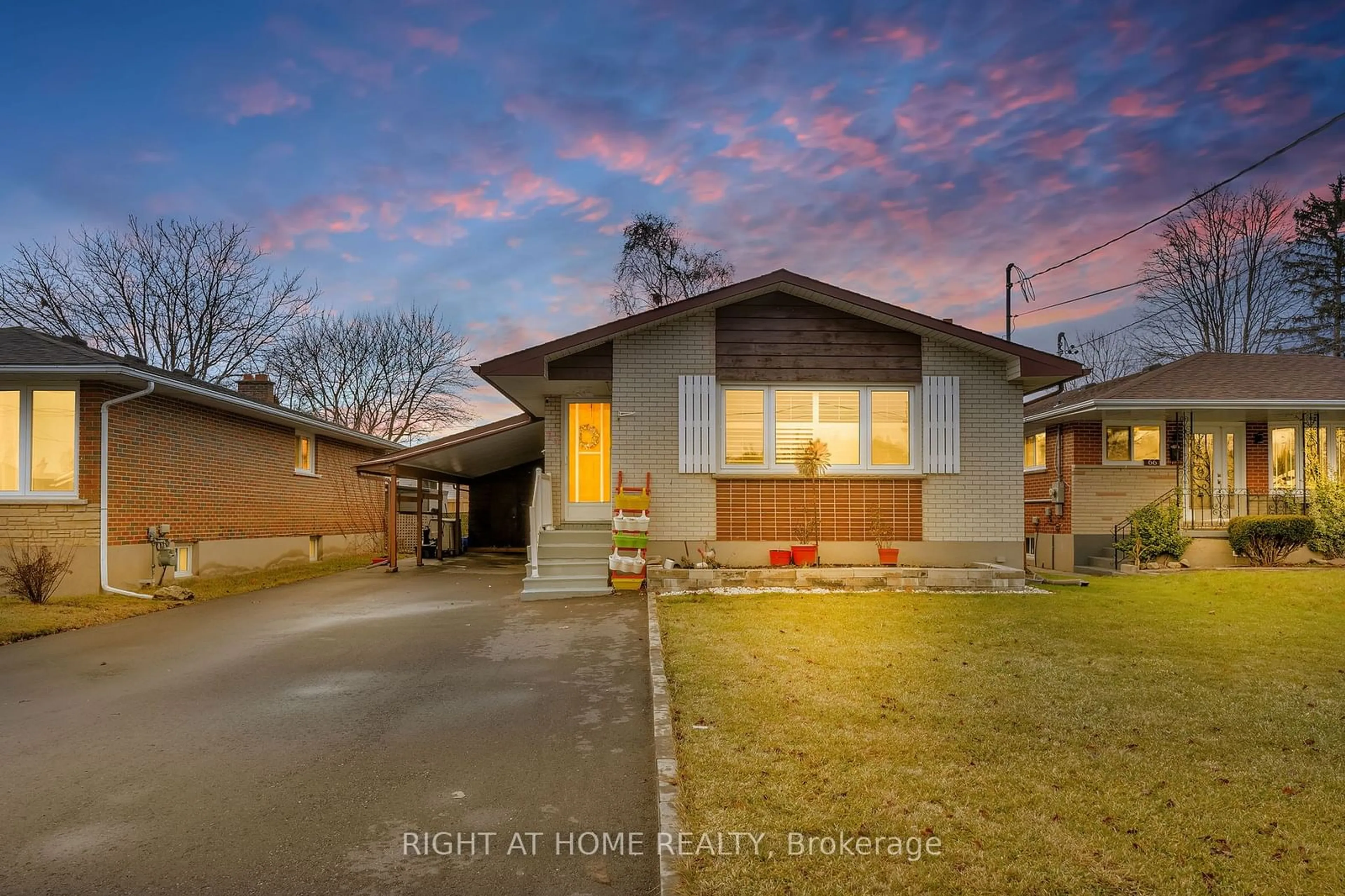 A pic from outside/outdoor area/front of a property/back of a property/a pic from drone, street for 70 Valdez Crt, Oshawa Ontario L1J 5W9