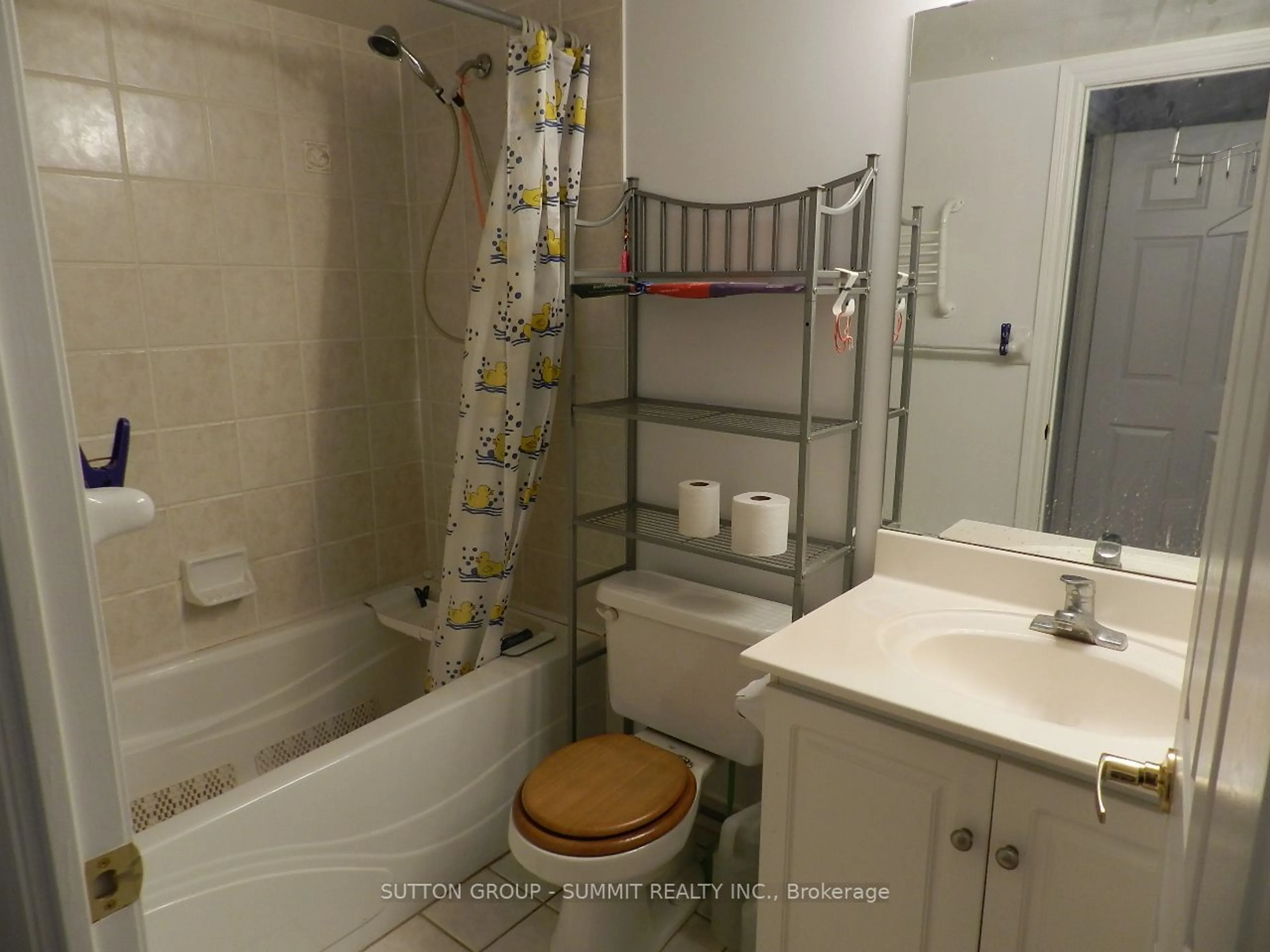 Standard bathroom, unknown for 125 Omni Dr #1028, Toronto Ontario M1P 5A9