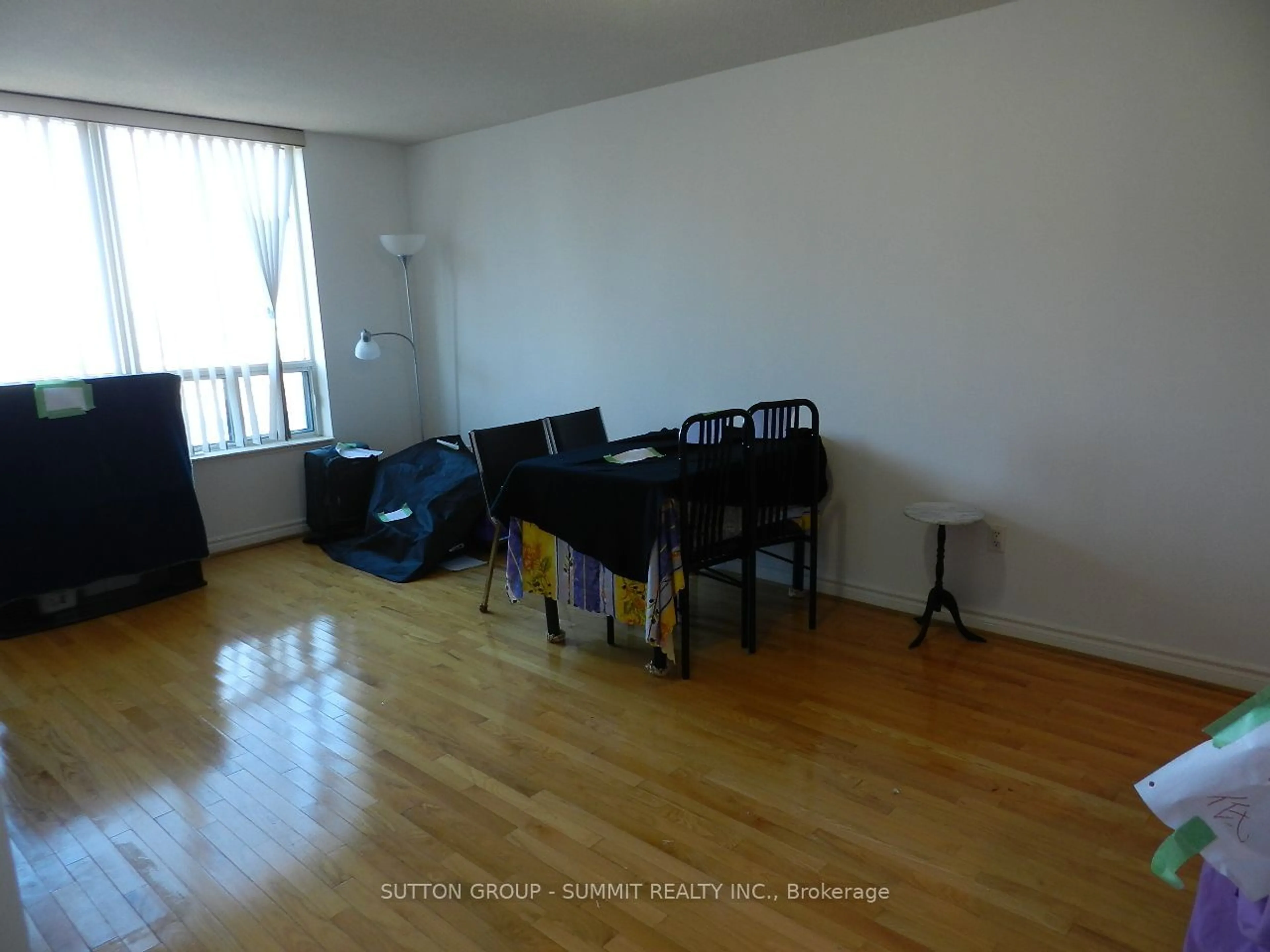 A pic of a room for 125 Omni Dr #1028, Toronto Ontario M1P 5A9