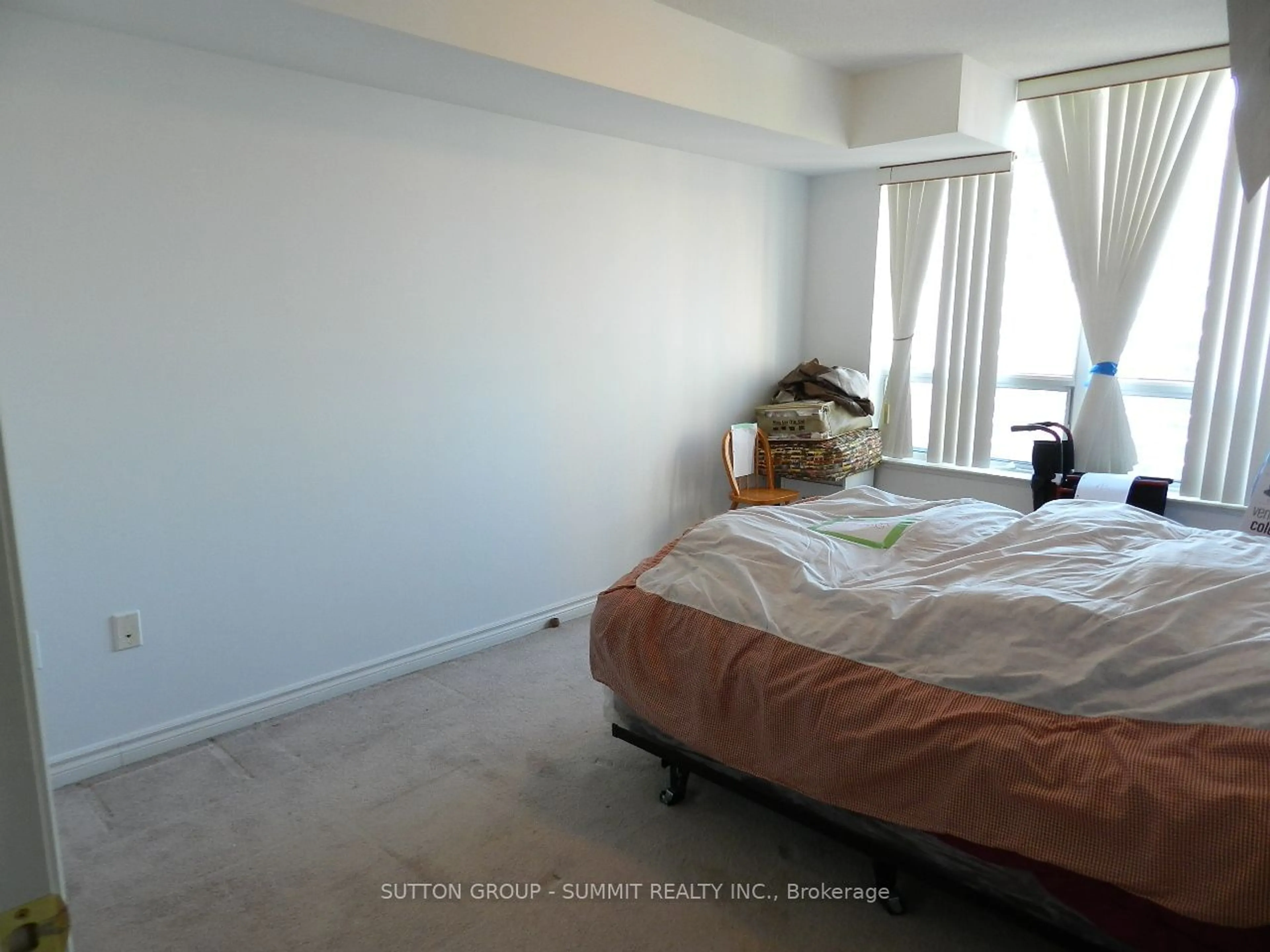 A pic of a room for 125 Omni Dr #1028, Toronto Ontario M1P 5A9