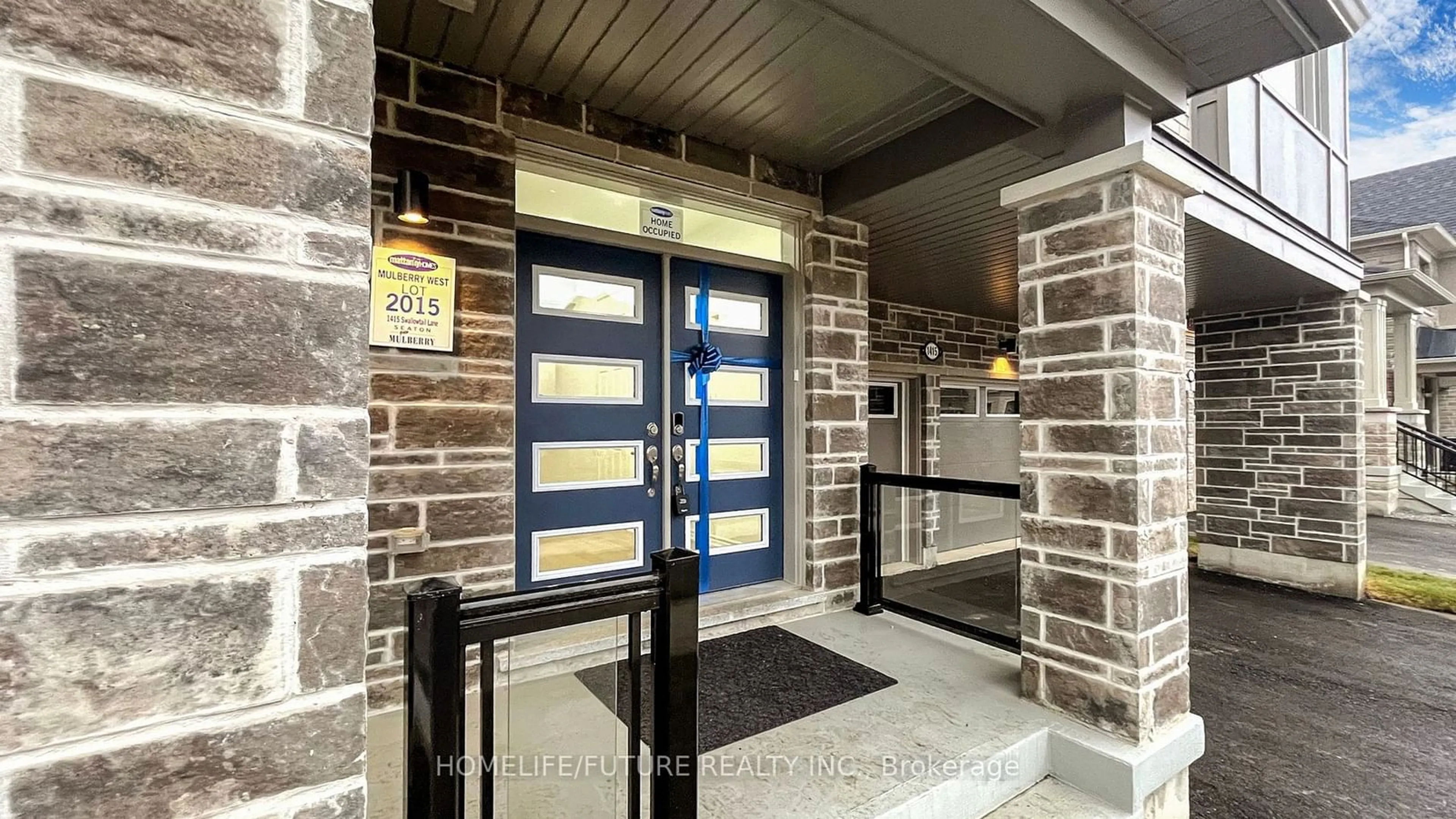 Indoor foyer for 1415 Swallowtail Lane, Pickering Ontario L1X 0N8