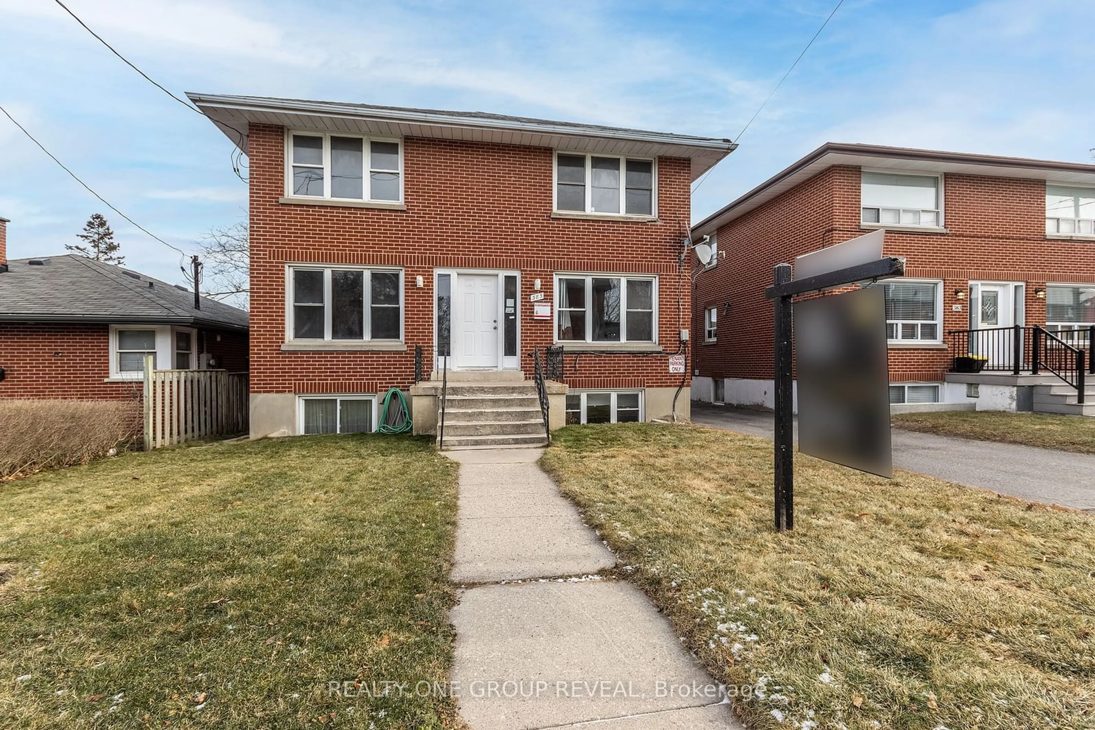 Home with brick exterior material, street for 385 Mary St, Oshawa Ontario L1G 5C9