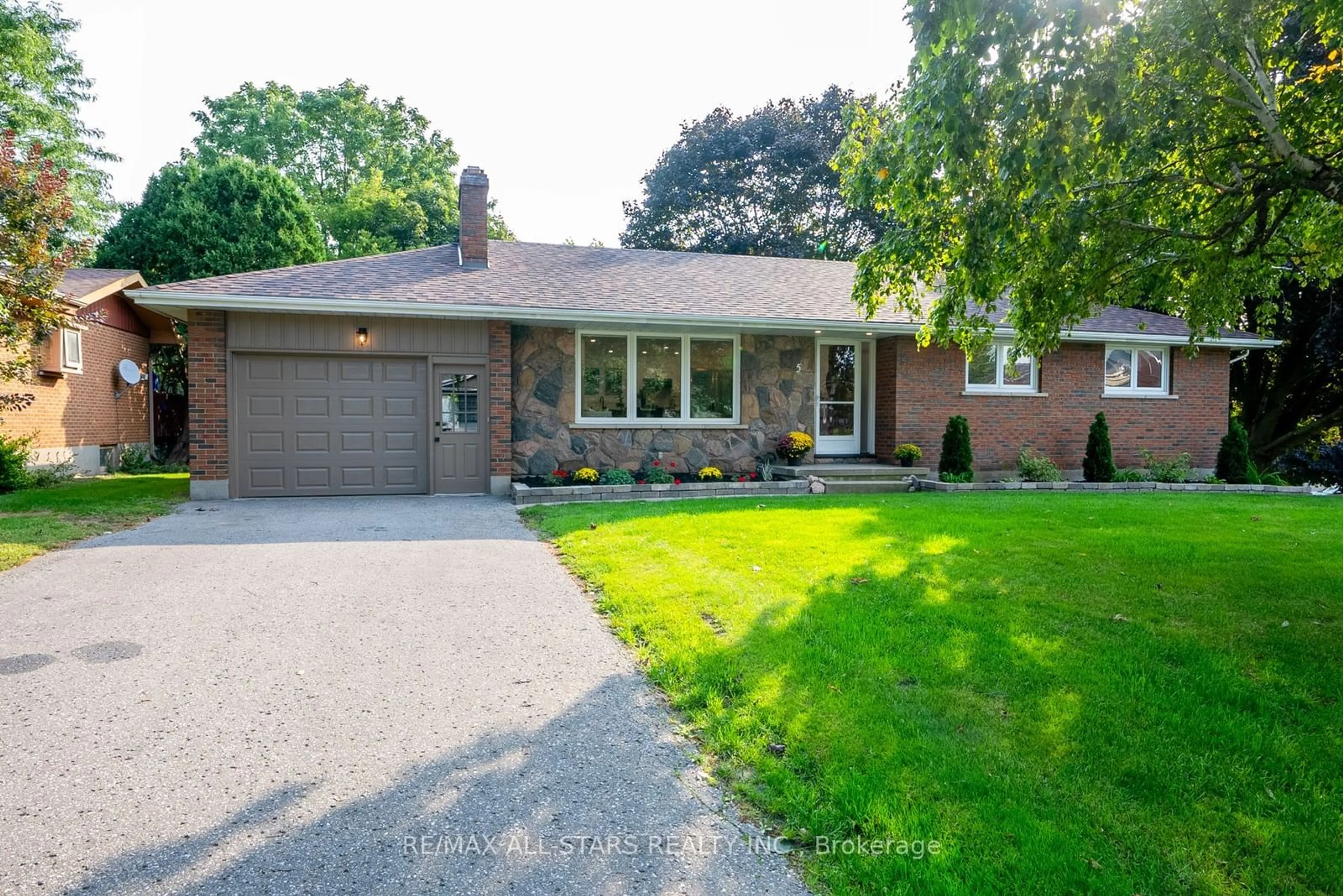 Home with brick exterior material, street for 5 Ottawa St, Scugog Ontario L9L 1K3