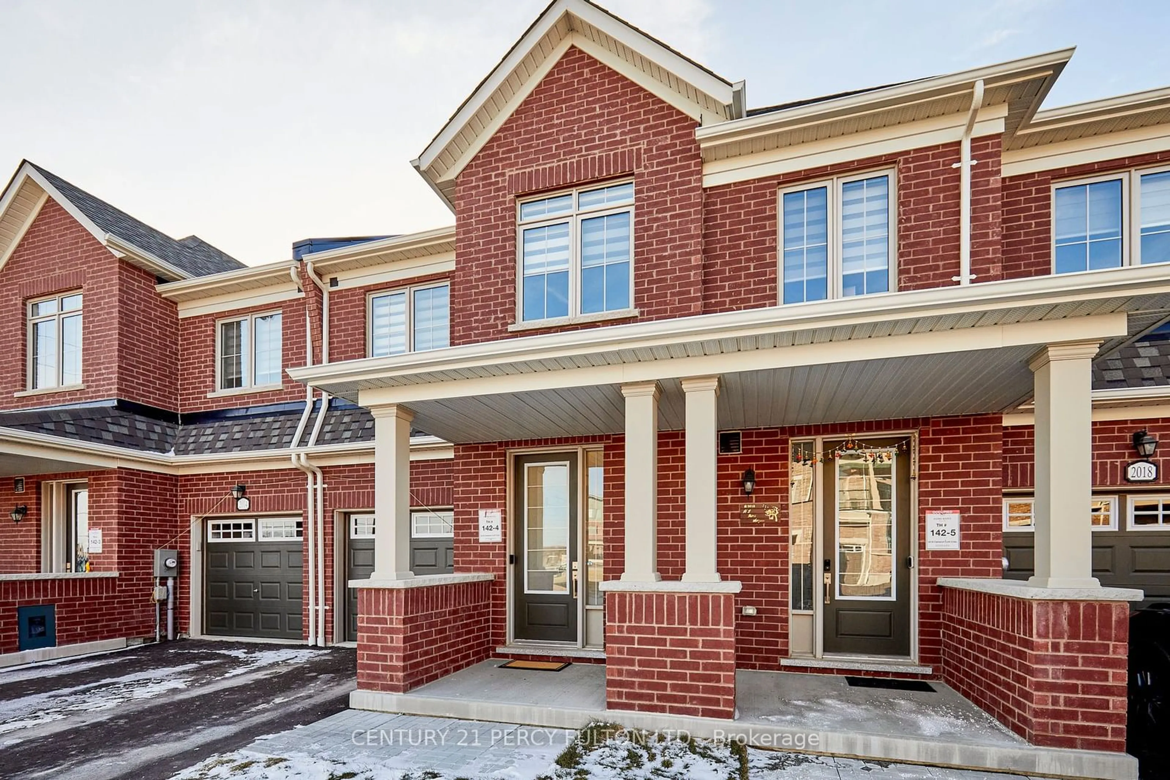 Home with brick exterior material, street for 2016 Cameron Lott Cres, Oshawa Ontario L1L 0S1