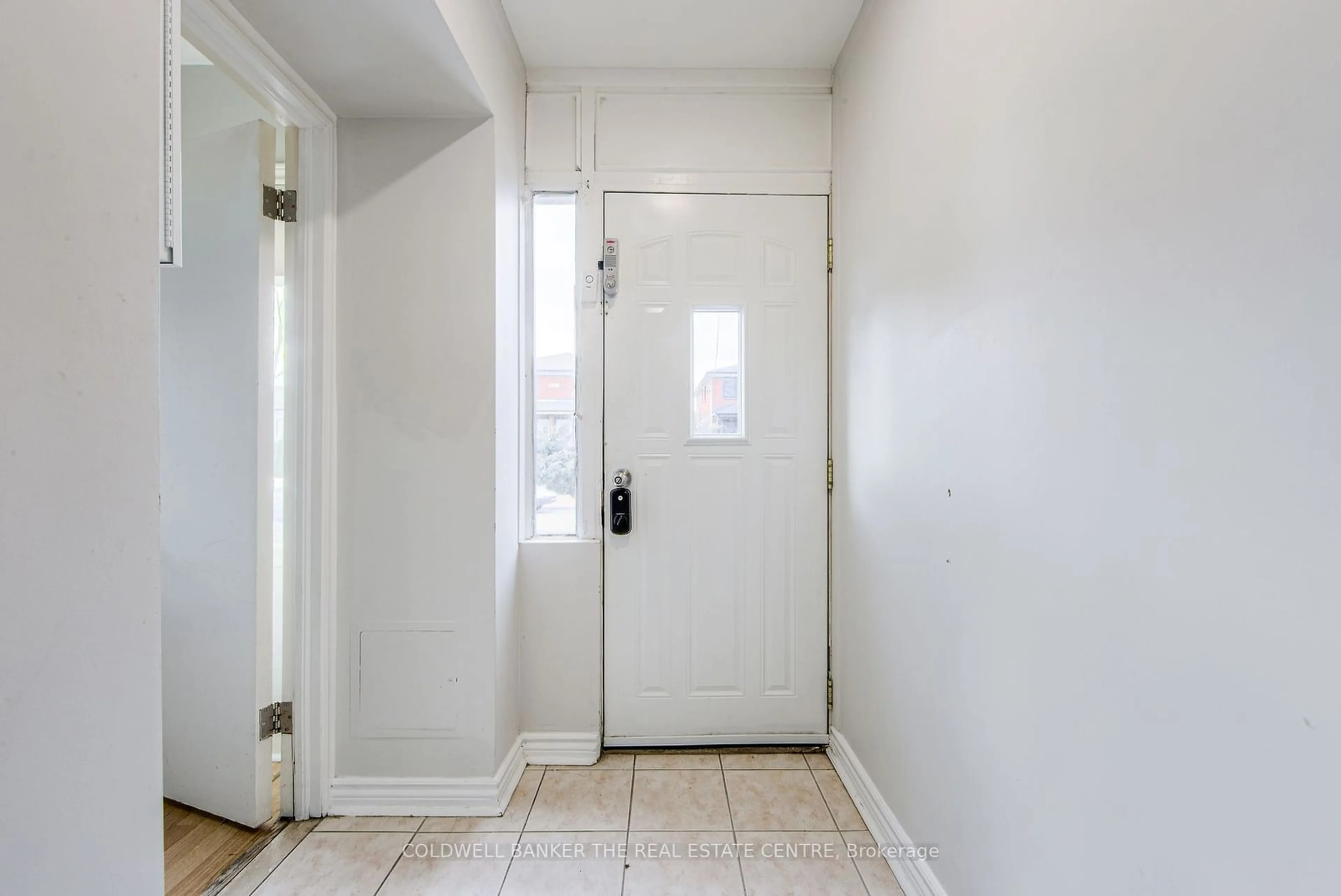 Indoor entryway for 47 Preston St, Toronto Ontario M1N 3N2