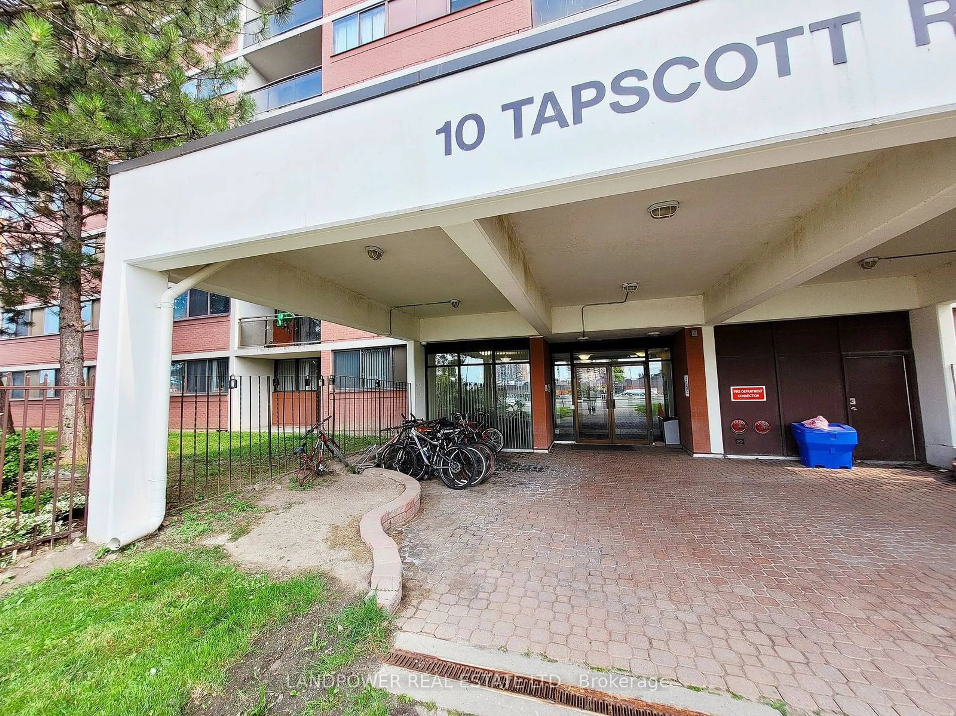 Indoor foyer for 10 Tapscott Rd #1011, Toronto Ontario M1B 3L9