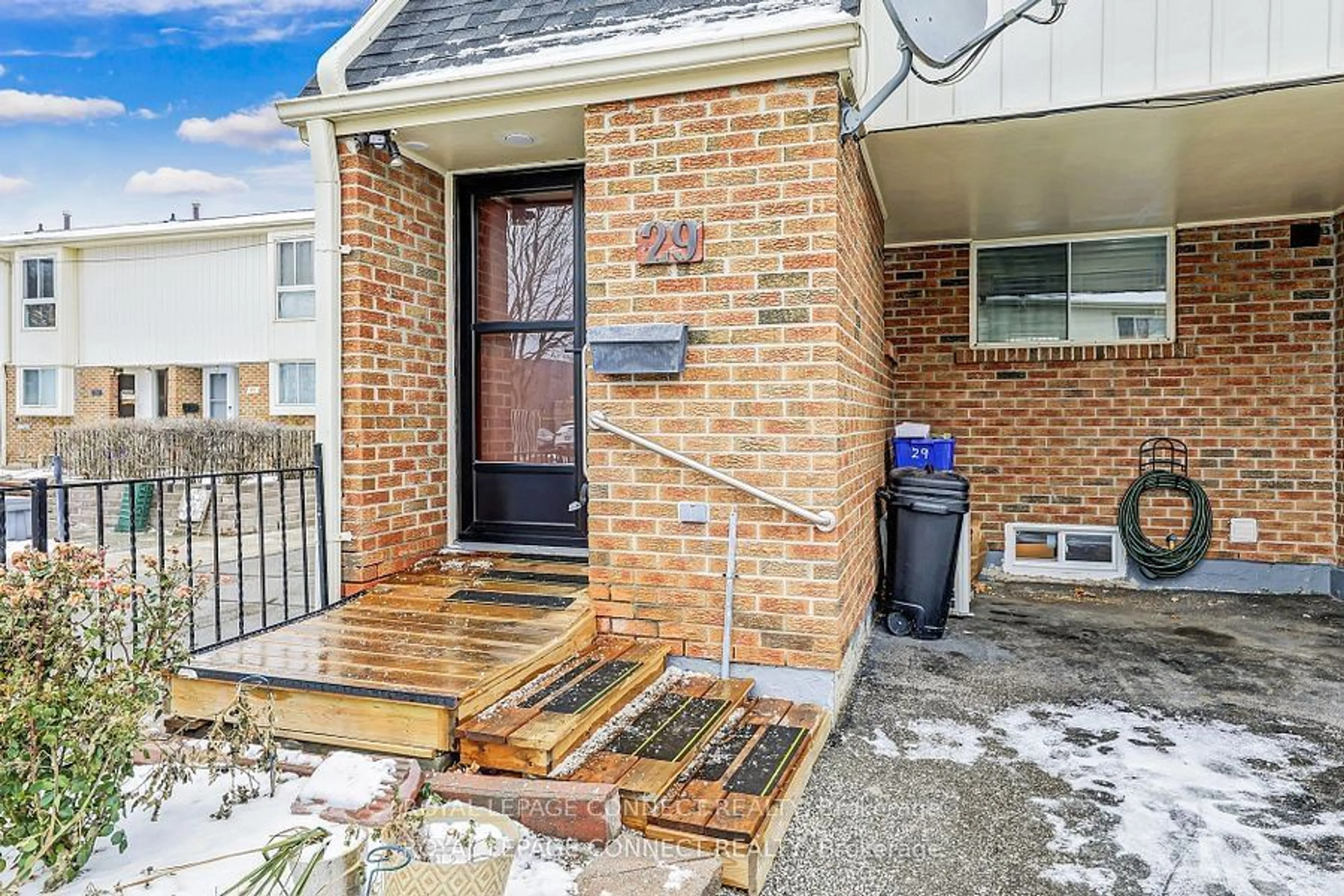 Unknown for 2451 Bridletowne Circ #29, Toronto Ontario M1W 2Y4