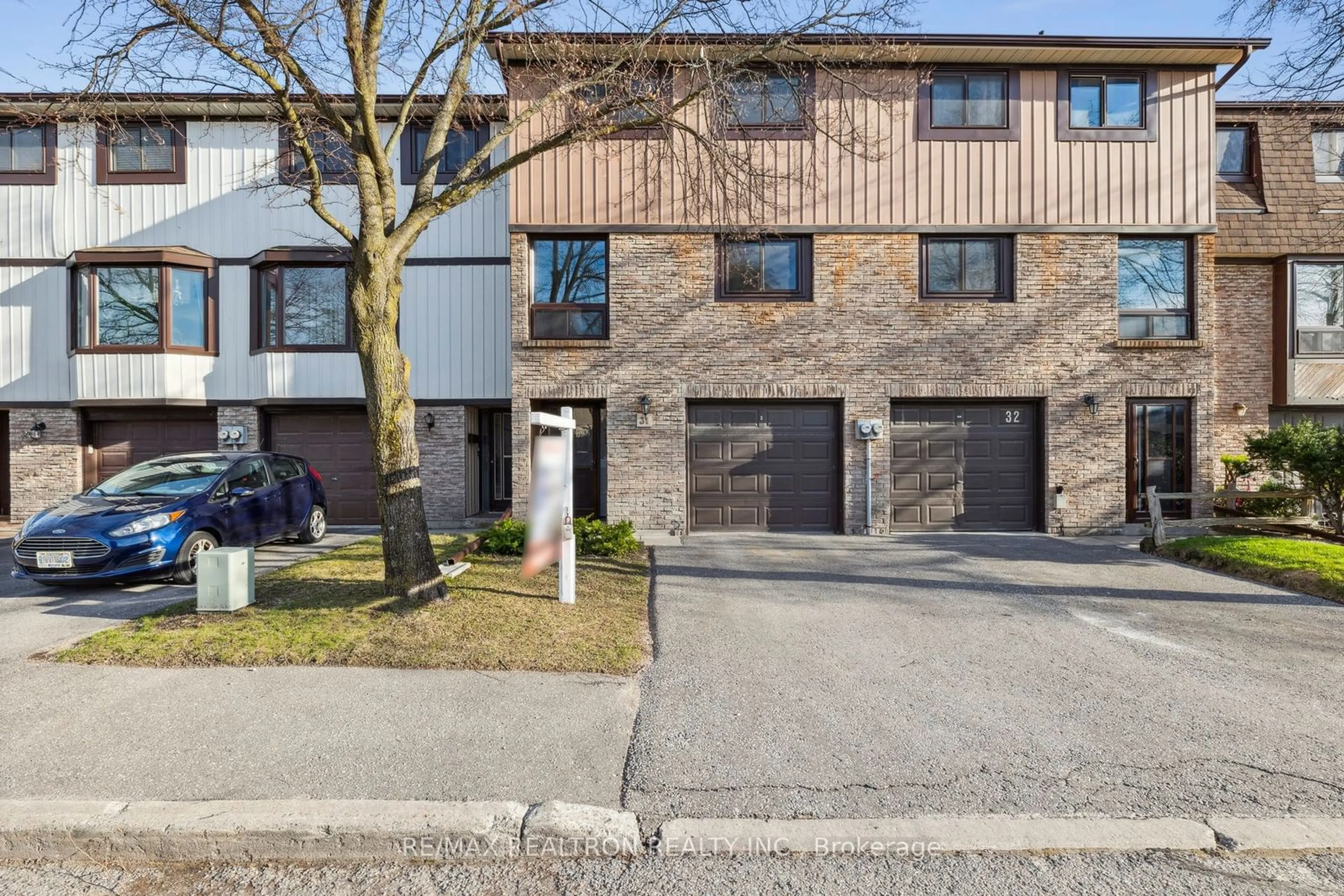 Home with brick exterior material, street for 221 Ormond Dr #31, Oshawa Ontario L1G 6T7