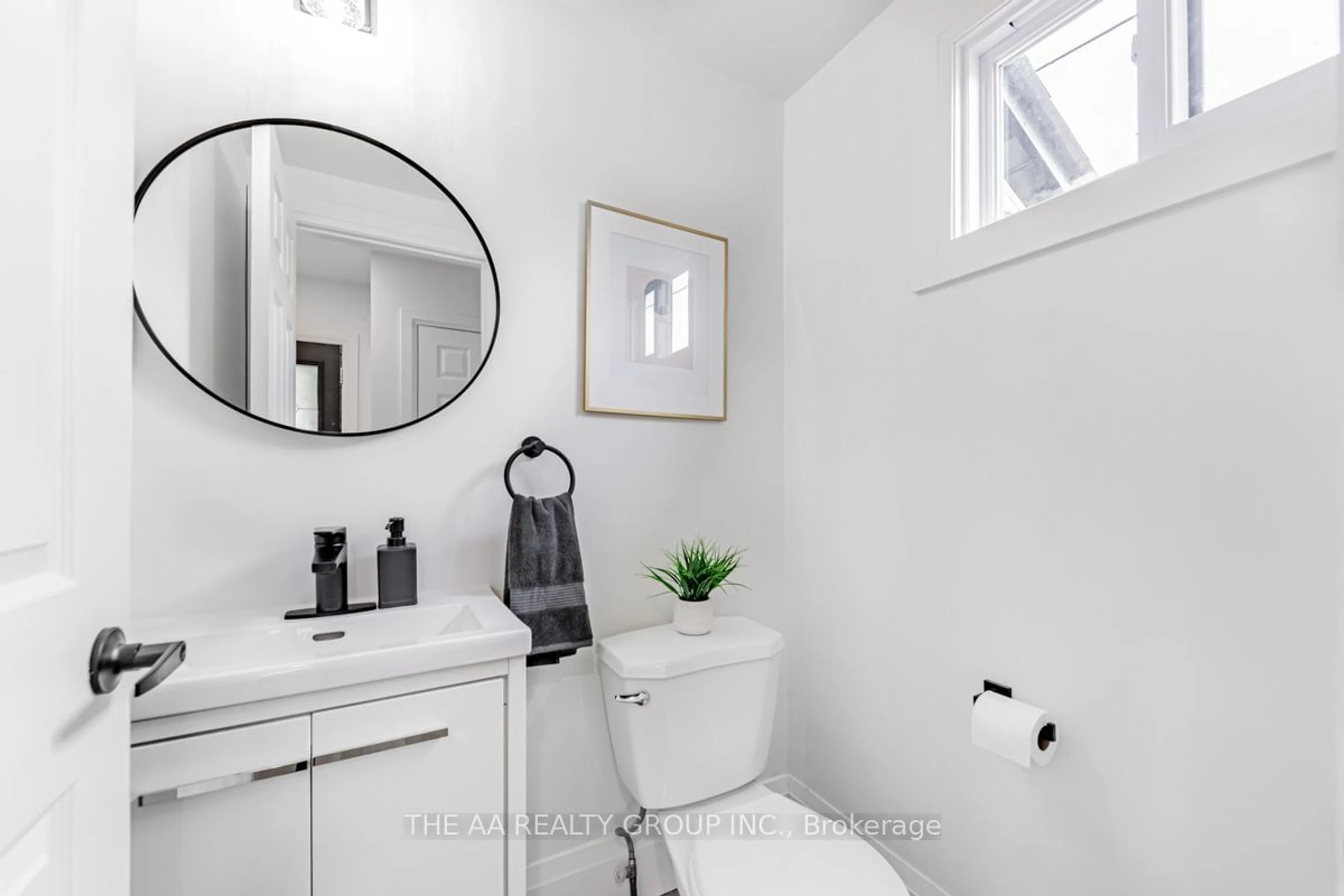 Contemporary bathroom, ceramic/tile floor for 212 Oshawa Blvd, Oshawa Ontario L1H 5R7