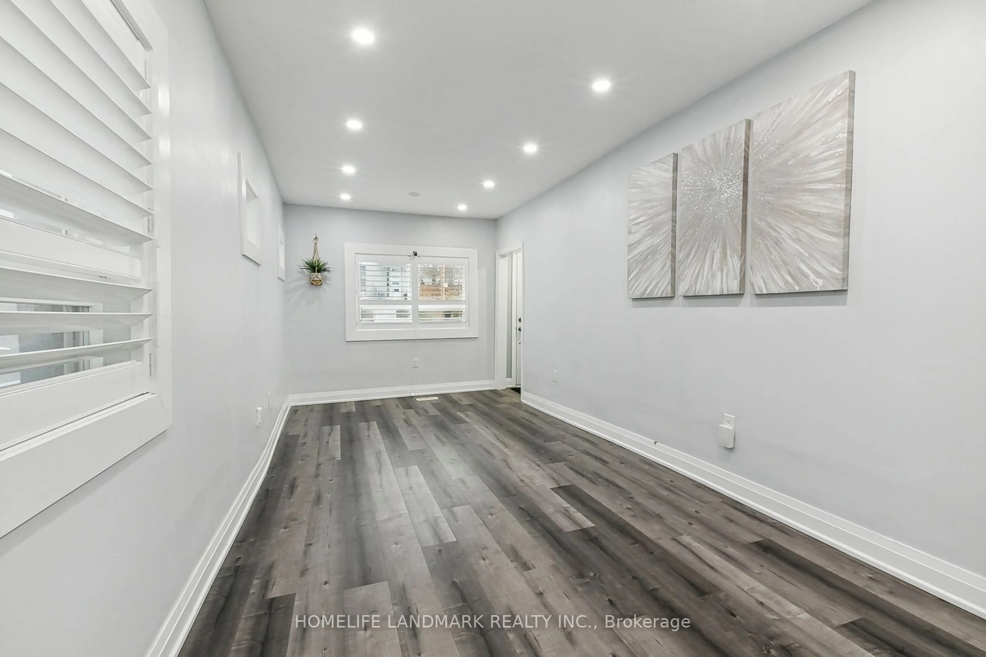 Indoor entryway for 35 Wallington Ave, Toronto Ontario M4C 2M7