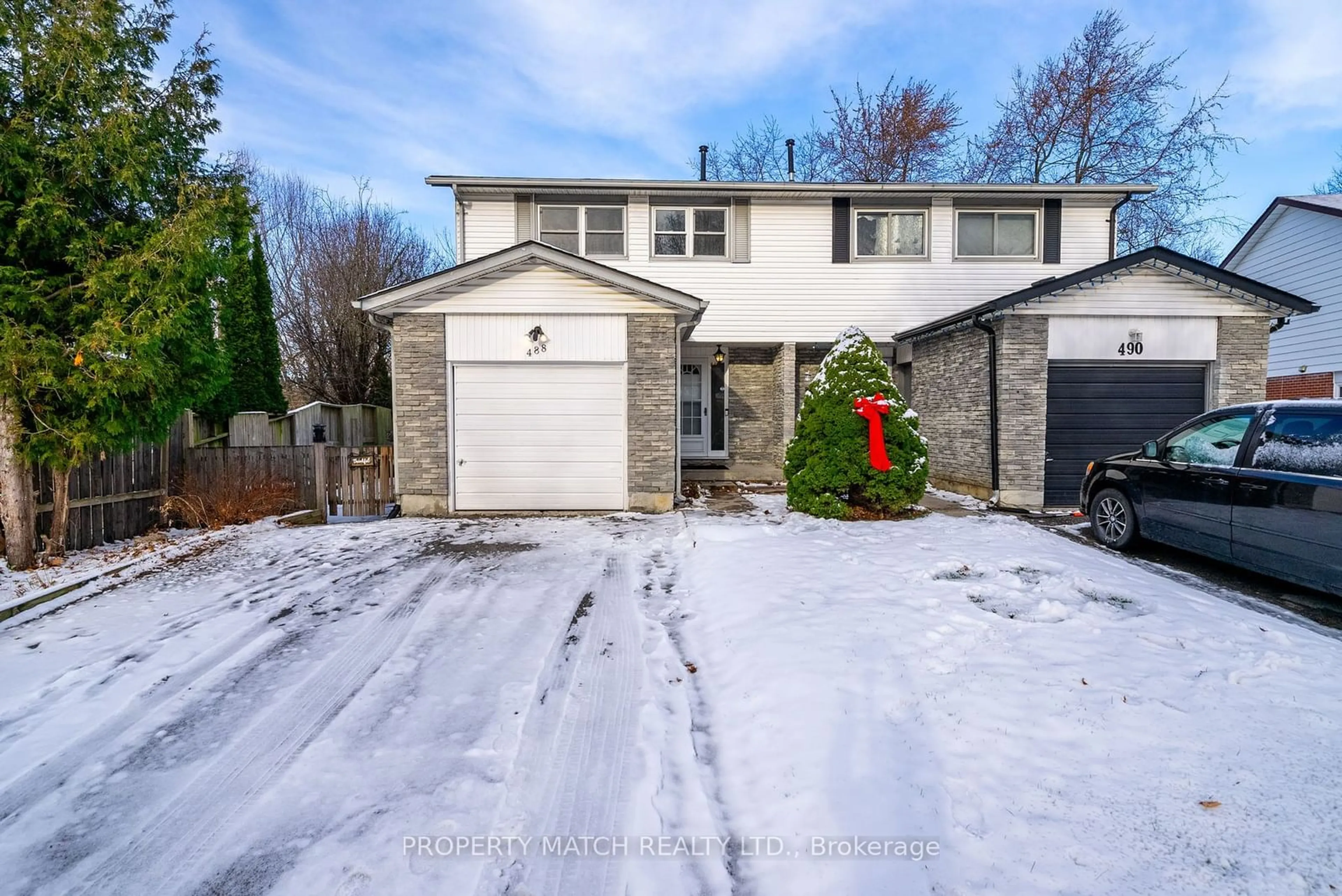 A pic from outside/outdoor area/front of a property/back of a property/a pic from drone, street for 488 Lanark Dr, Oshawa Ontario L1J 6H7