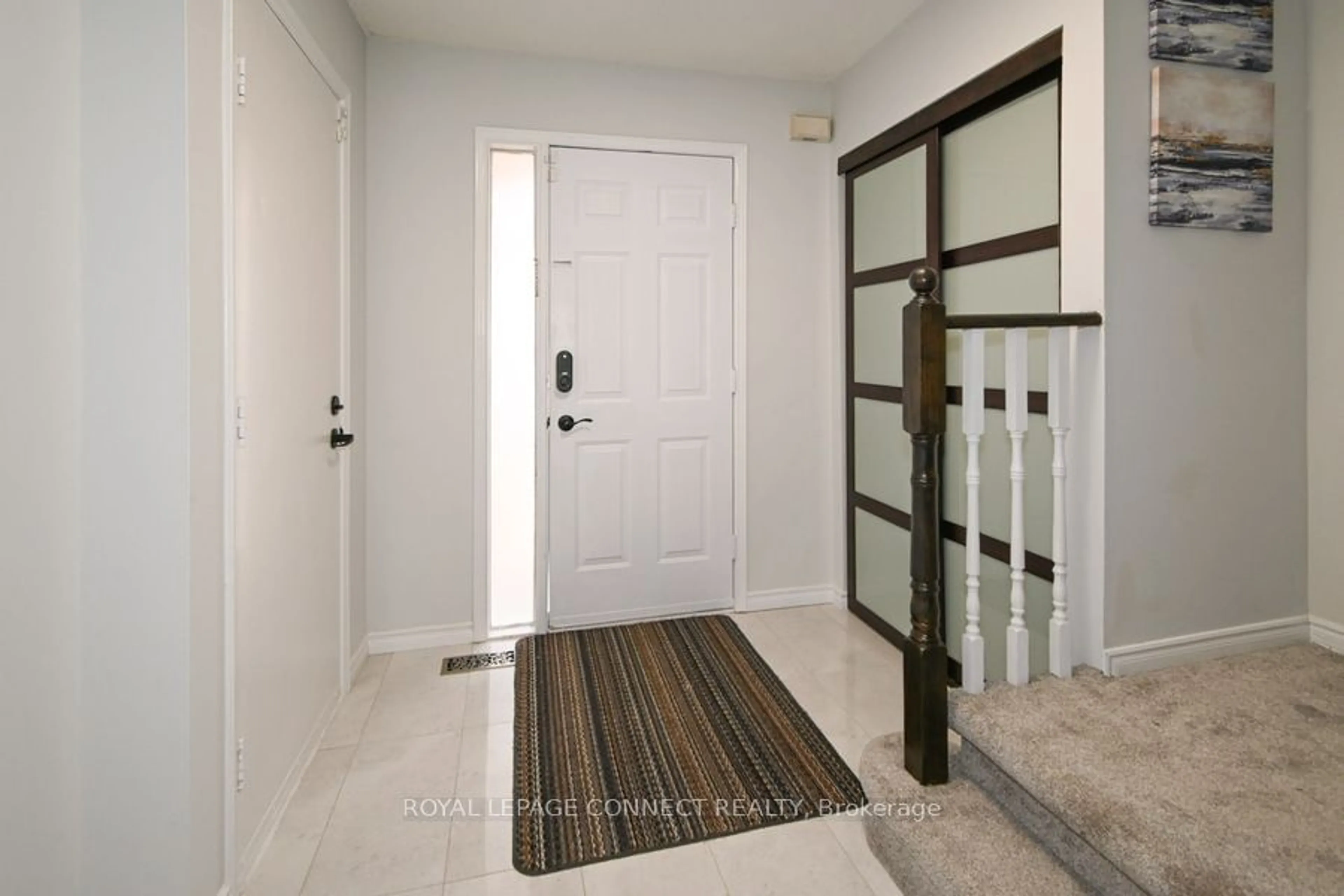 Indoor entryway for 2 Barnard Crt, Ajax Ontario L1S 6Z7