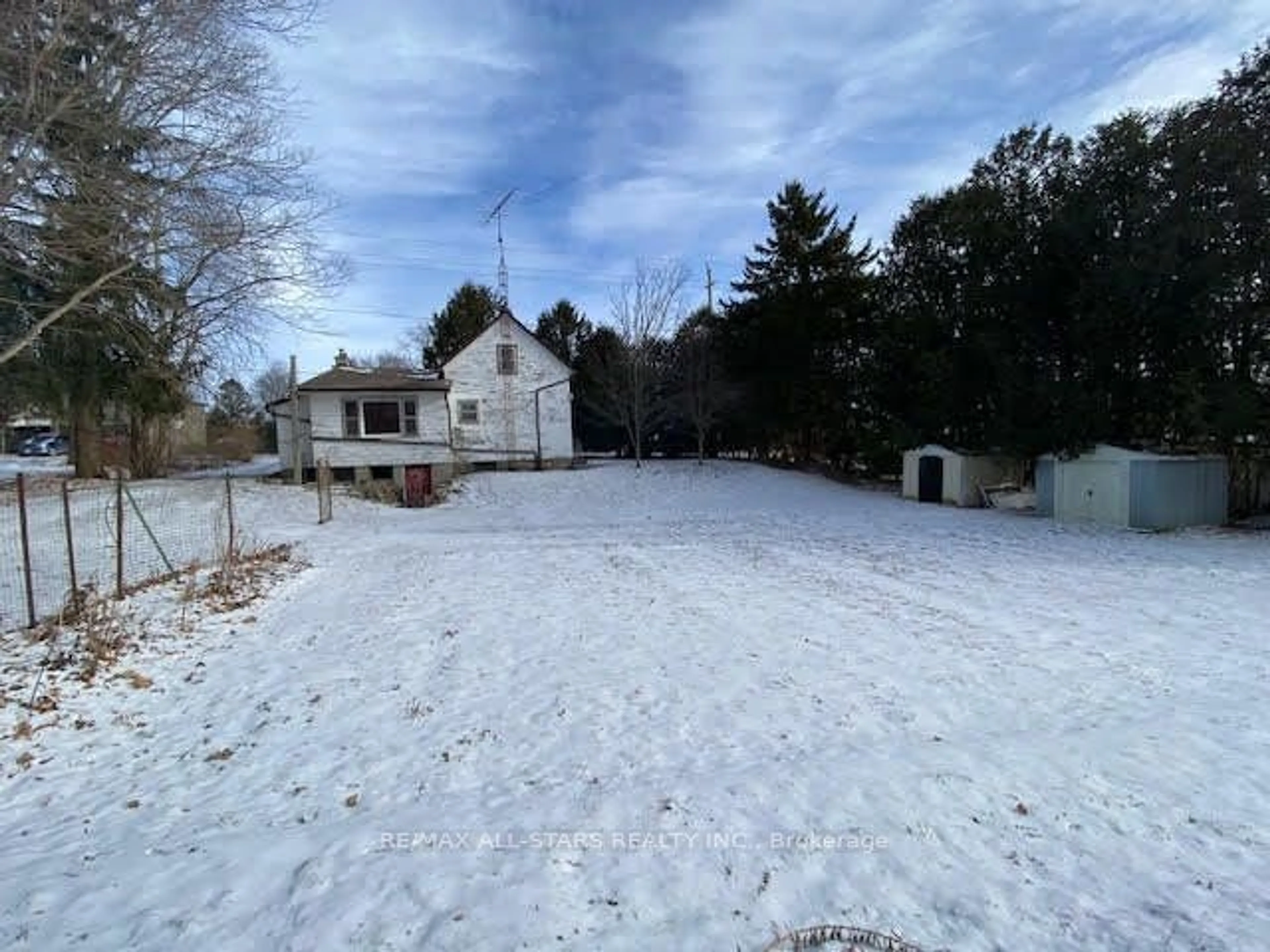 A pic from outside/outdoor area/front of a property/back of a property/a pic from drone, street for 8940 Ashburn Rd, Whitby Ontario L0B 1A0