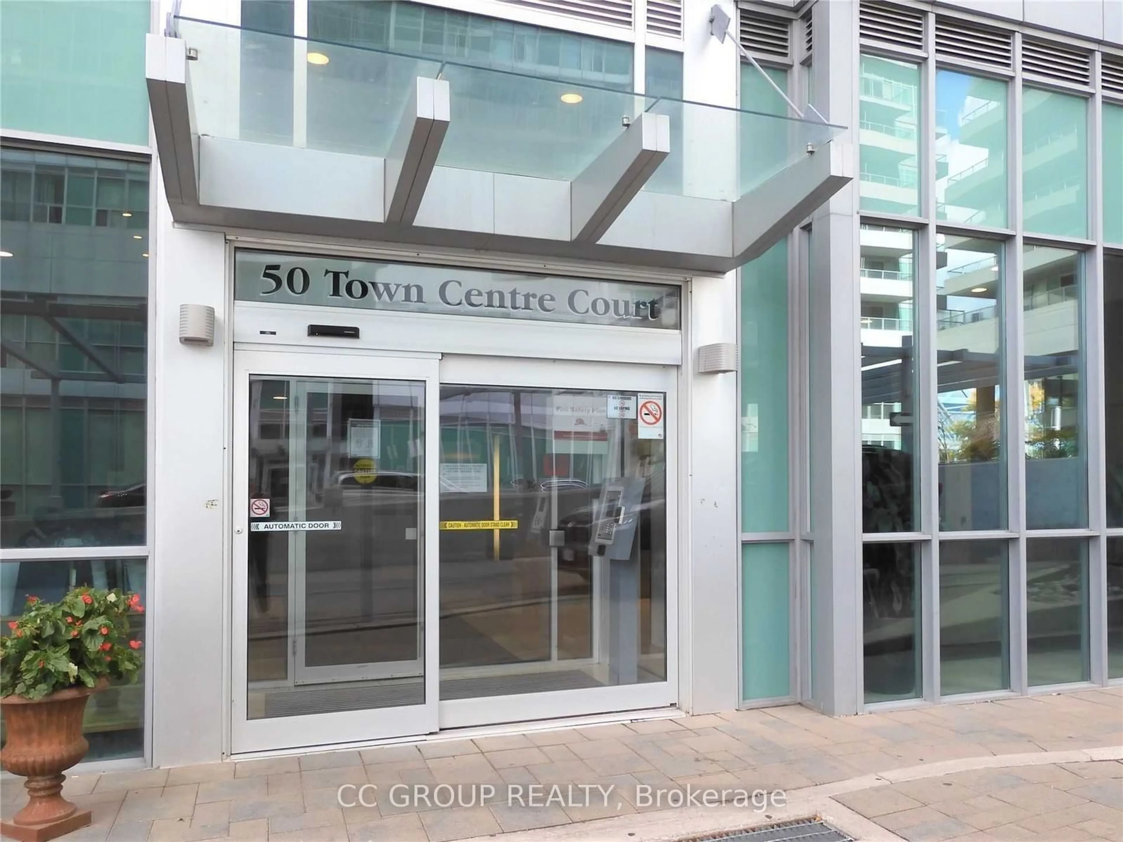 Indoor foyer for 50 TOWN CENTRE Crt #405, Toronto Ontario M1P 0A9